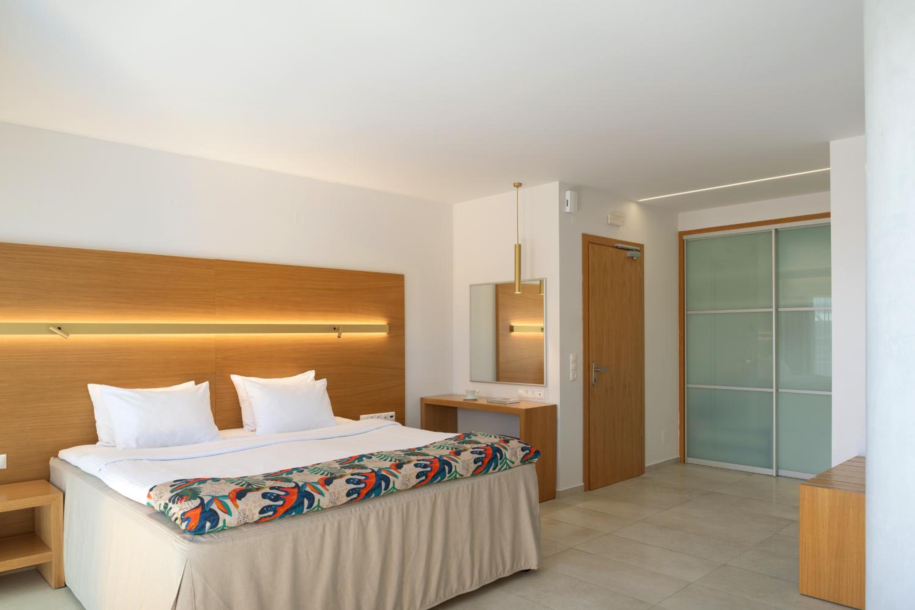 Aqua Marine Junior Suite with Sea View - Photo 8