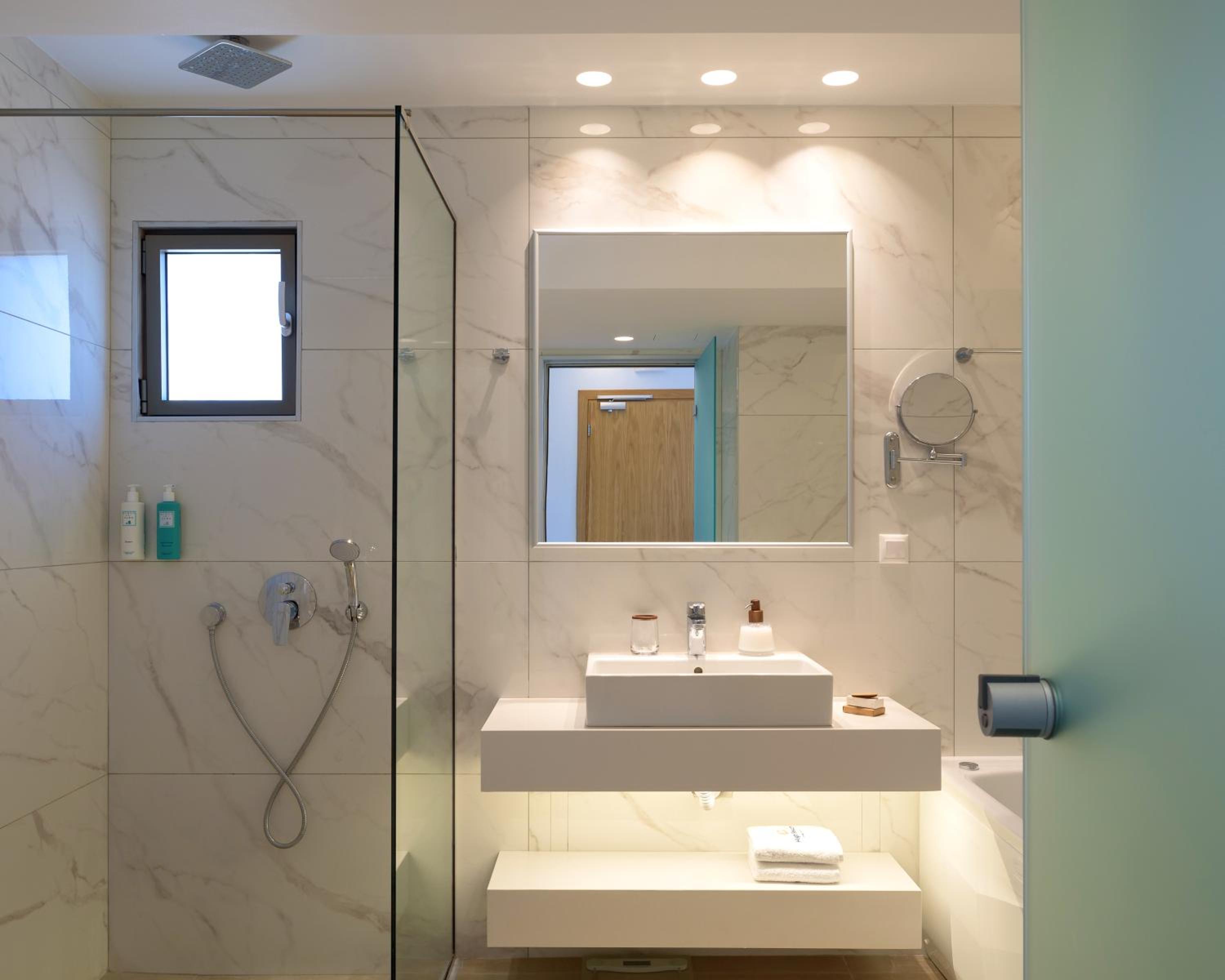 Aqua Marine Junior Suite with Sea View - Photo 4
