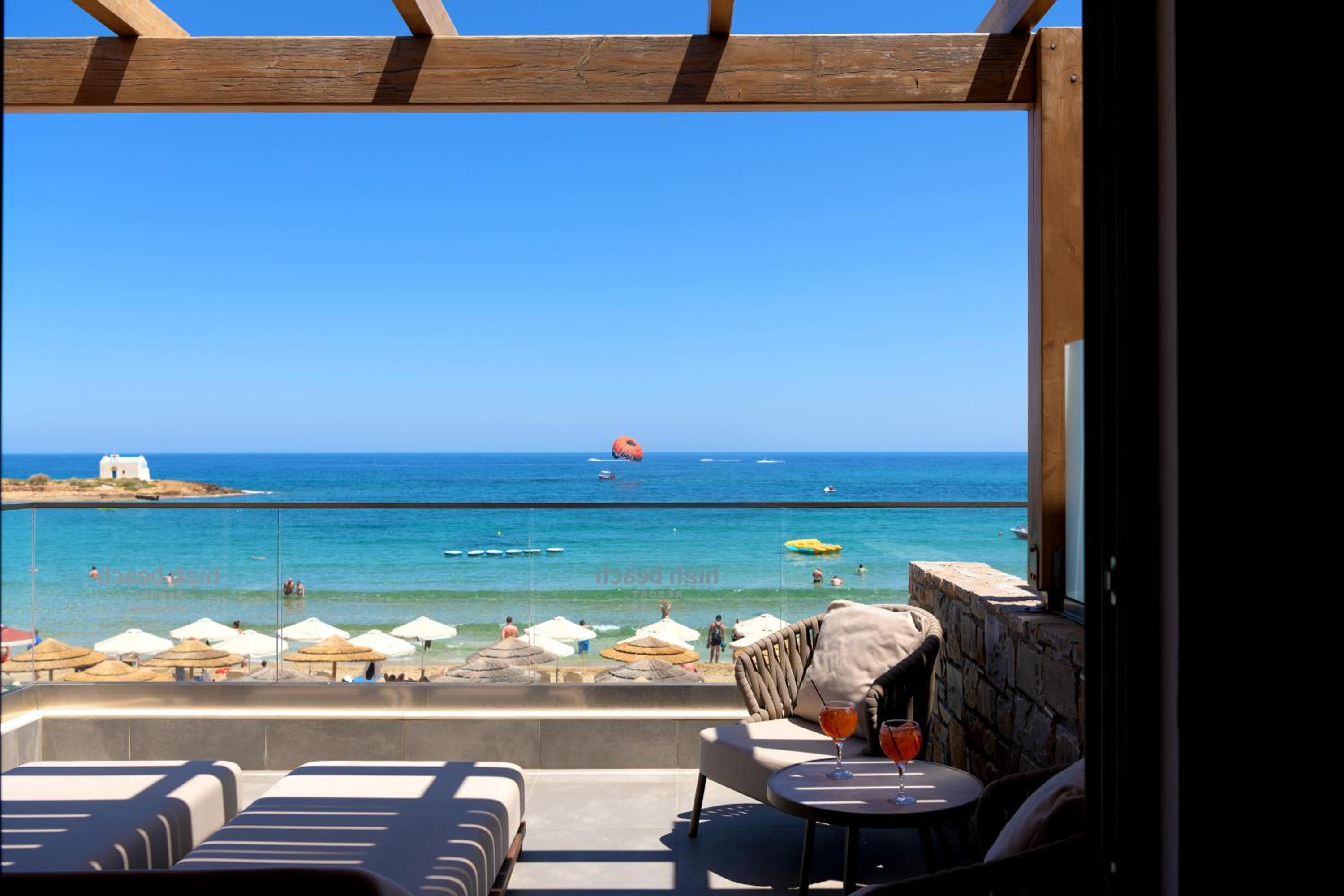 Deluxe Grand Two-Bedroom Suite Beach Front - Photo 8
