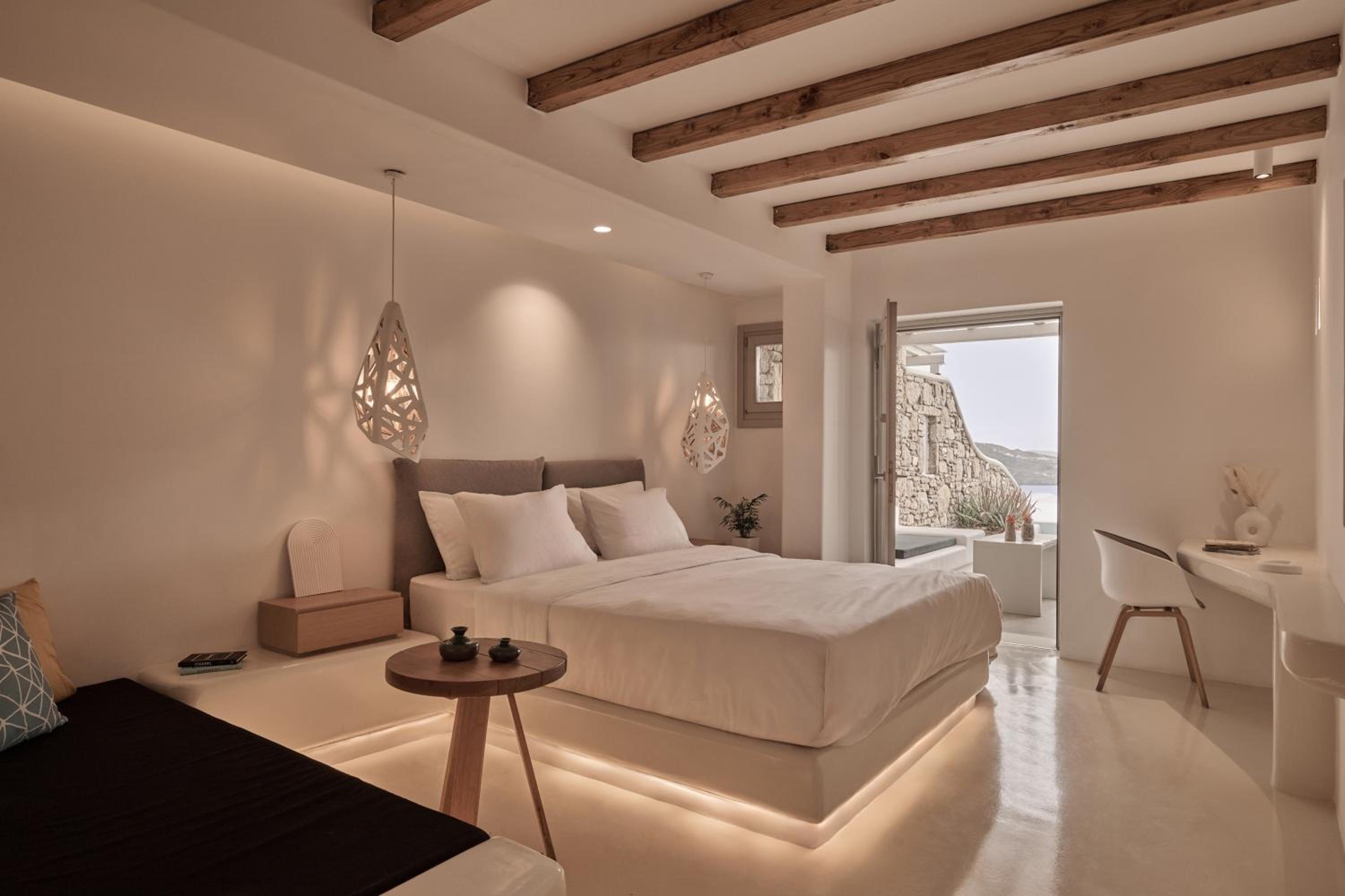 Suite With Private Pool (Apollo)