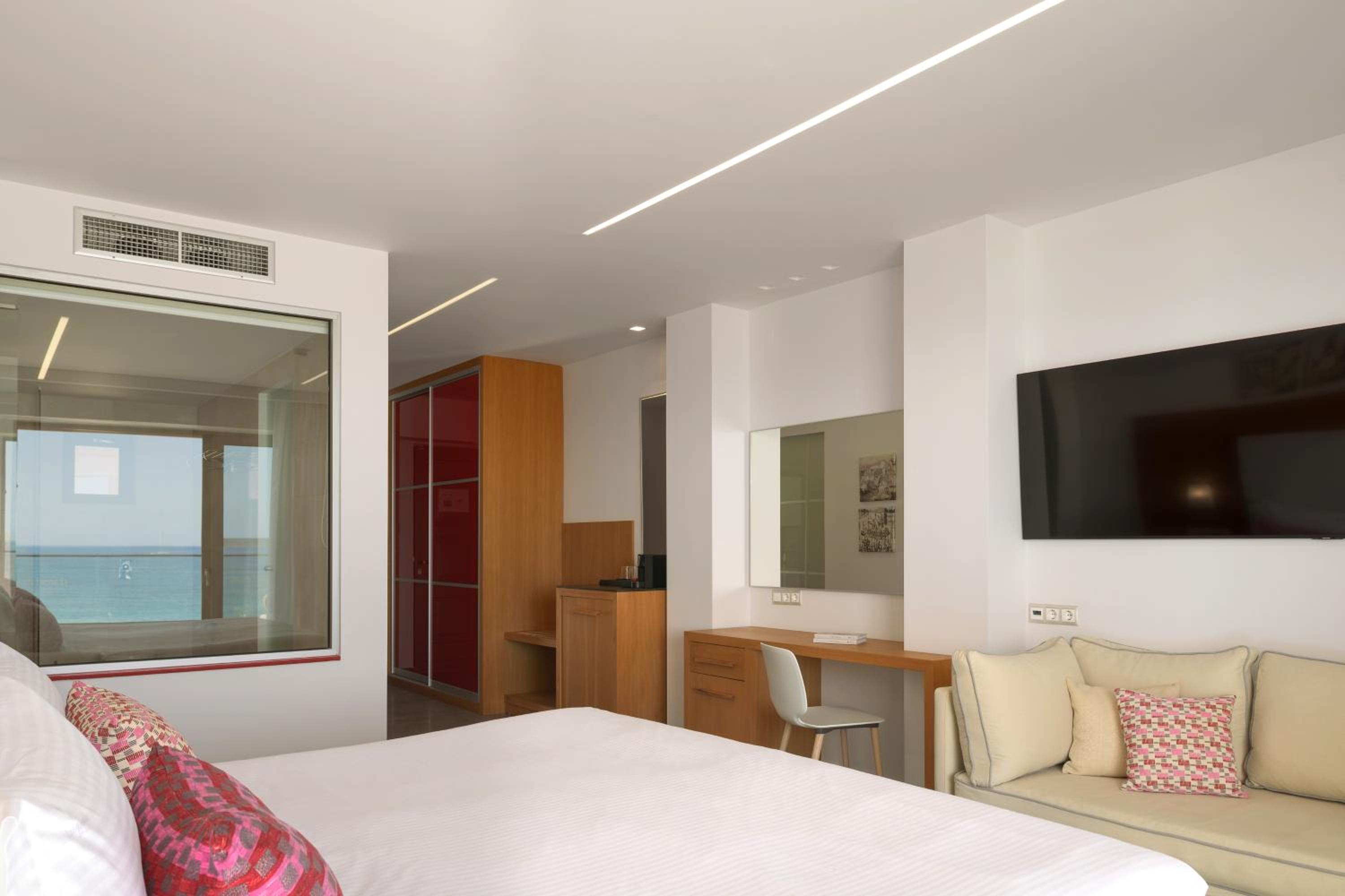 Diamond Suite Beach Front - Photo 9