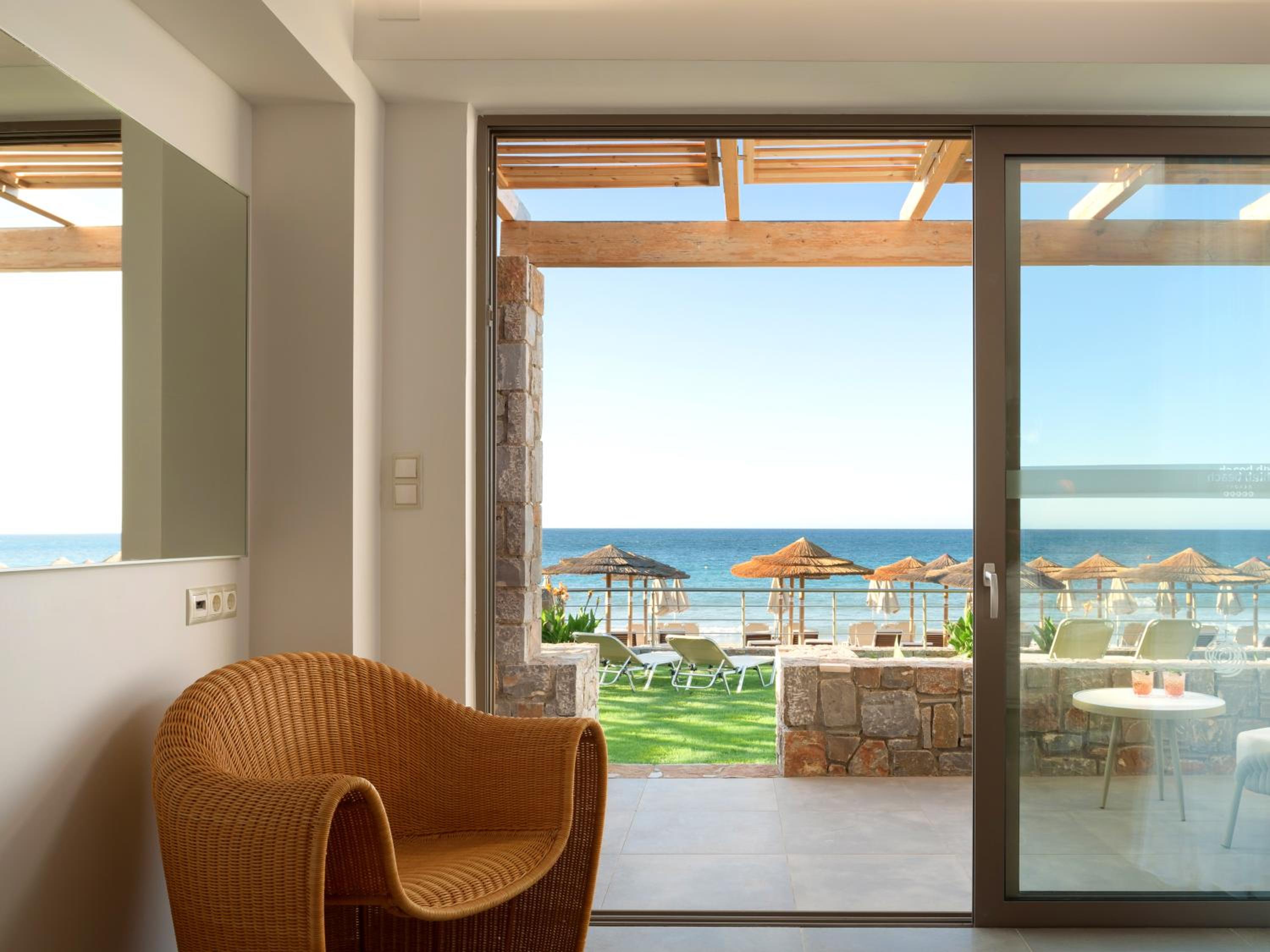 Diamond Suite Beach Front - Photo 18
