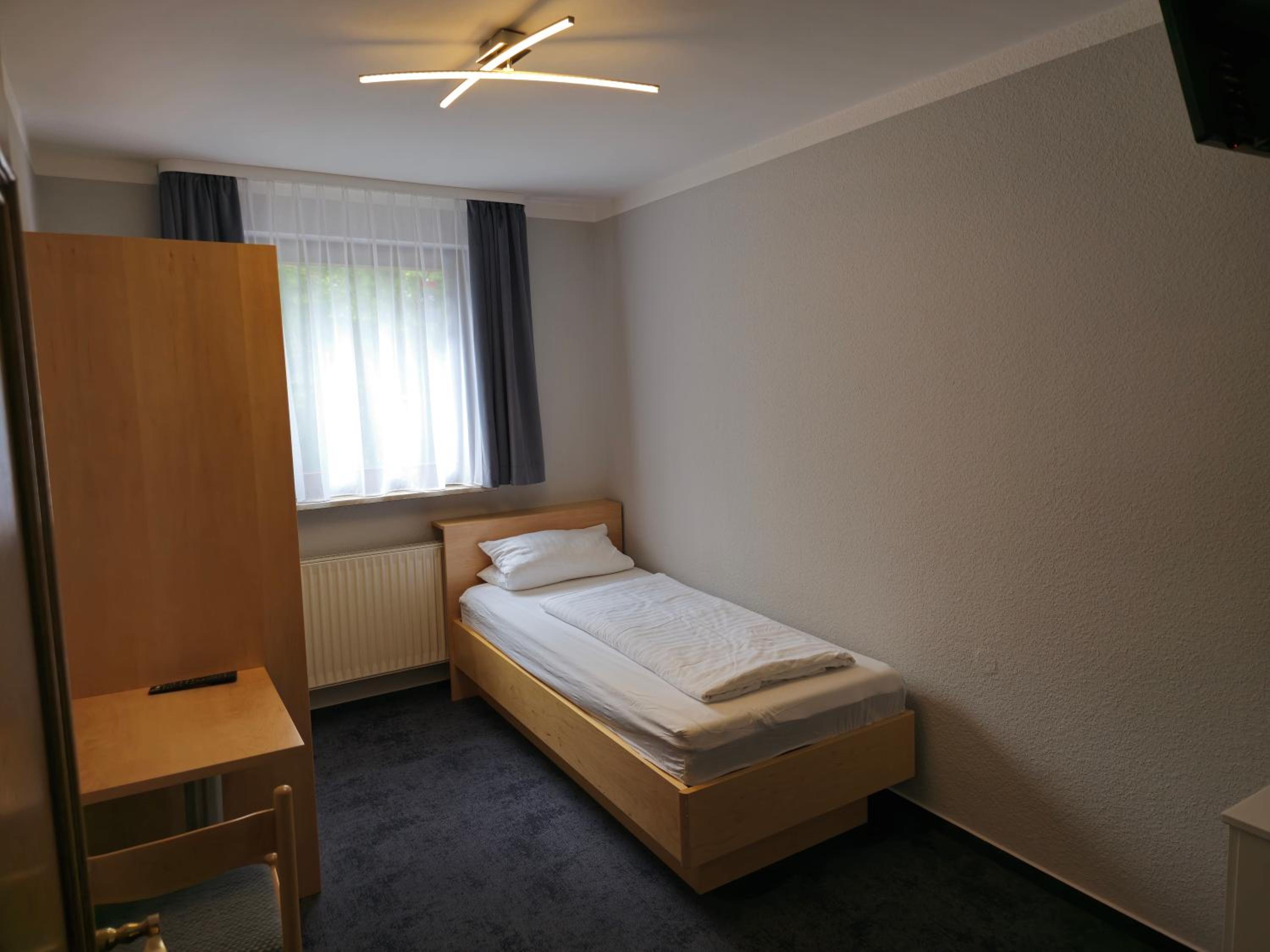 Single Room with Private External Bathroom photo 1