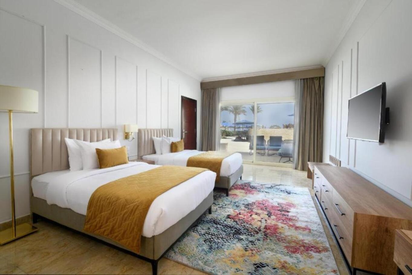 Junior Suite with Pool View