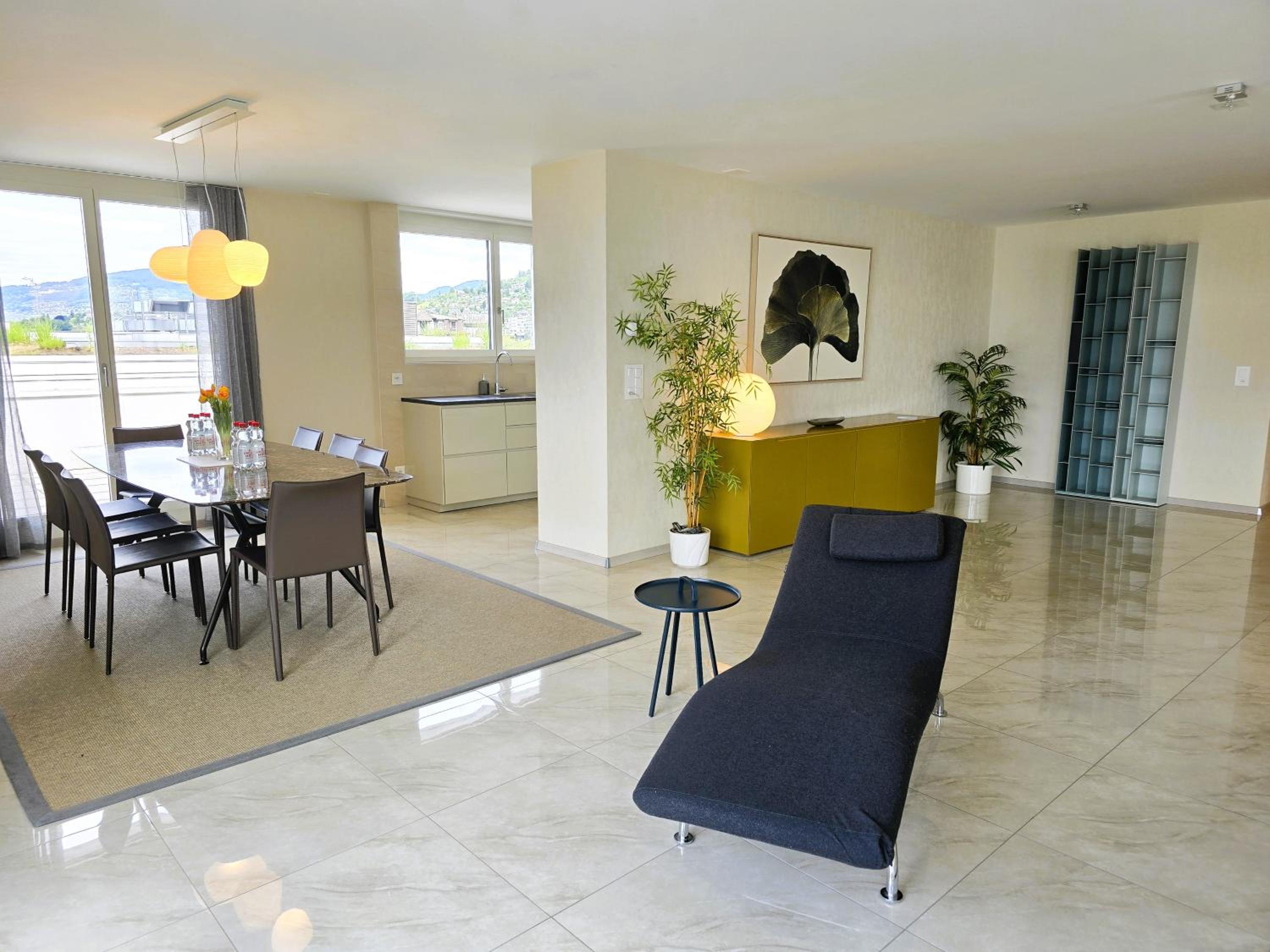 Four-Bedroom Apartment with Lake View photo 3
