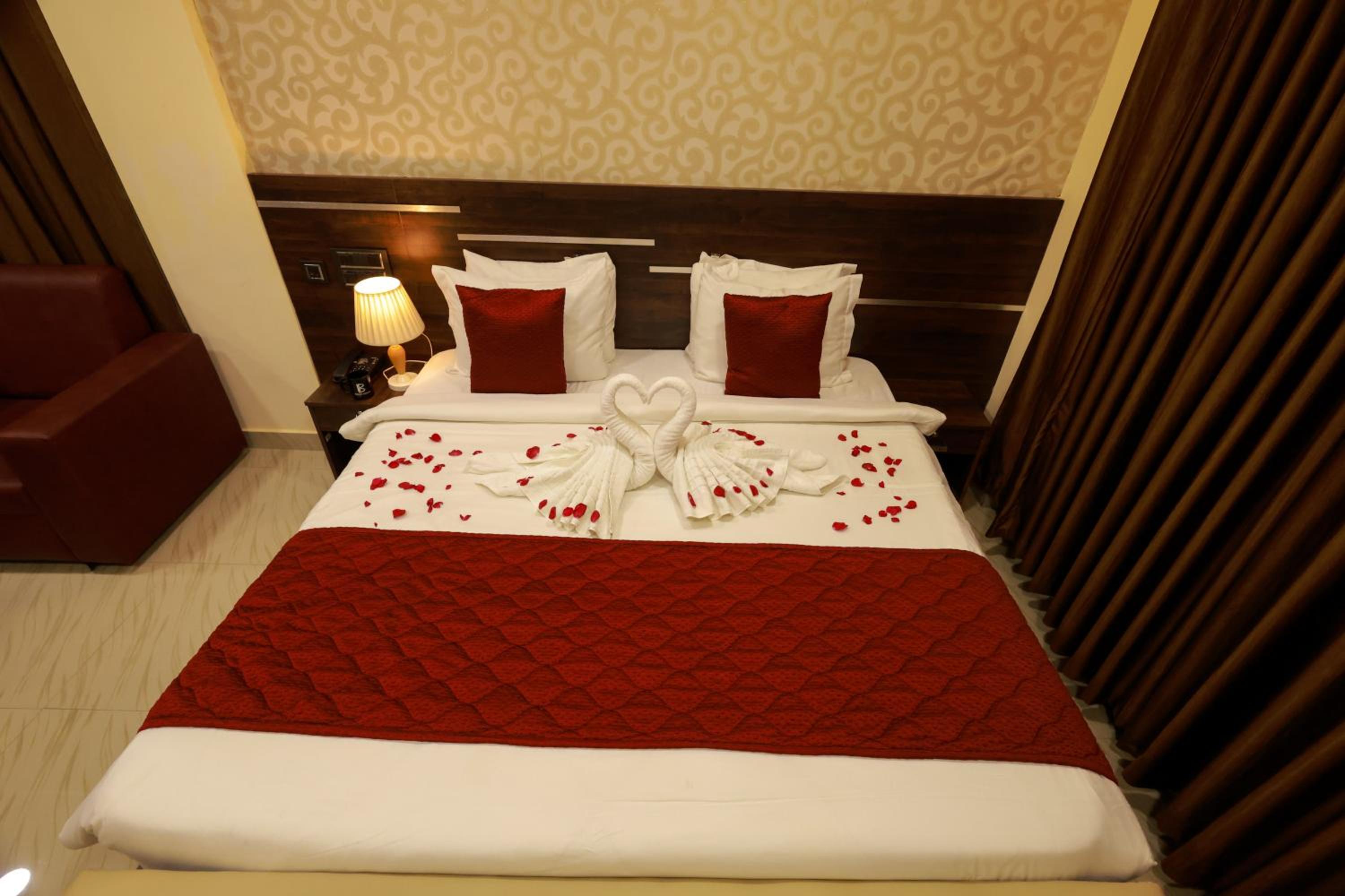 Deluxe Room - Photo 7