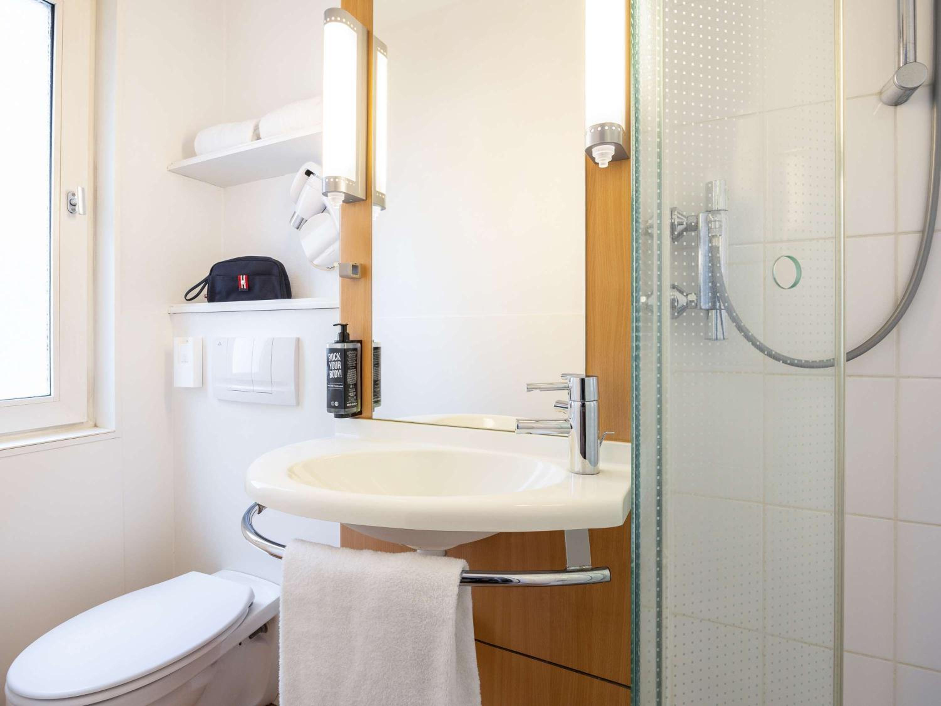Standard Double Room - Photo 4
