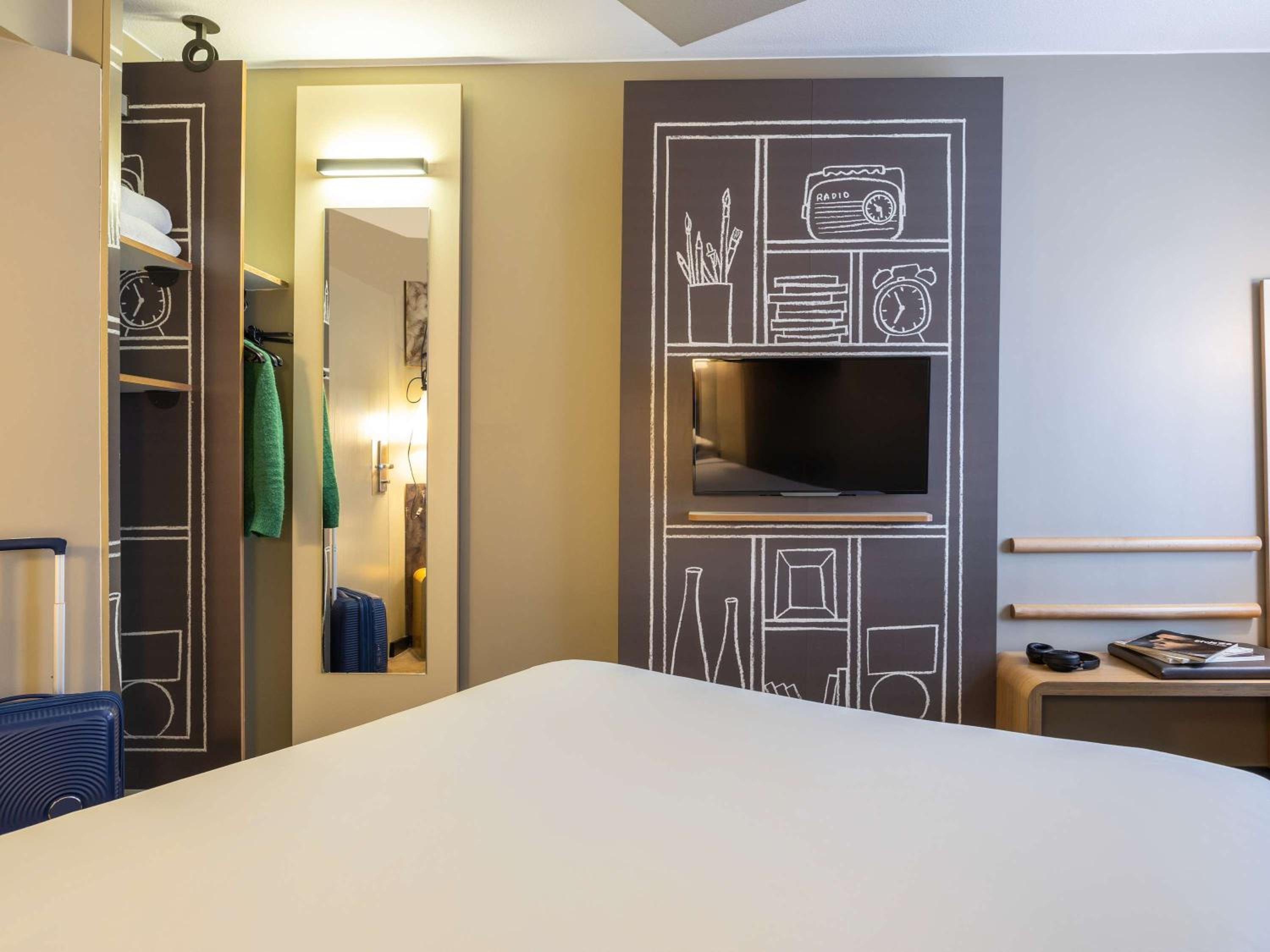 Standard Single Room thumbnail 6