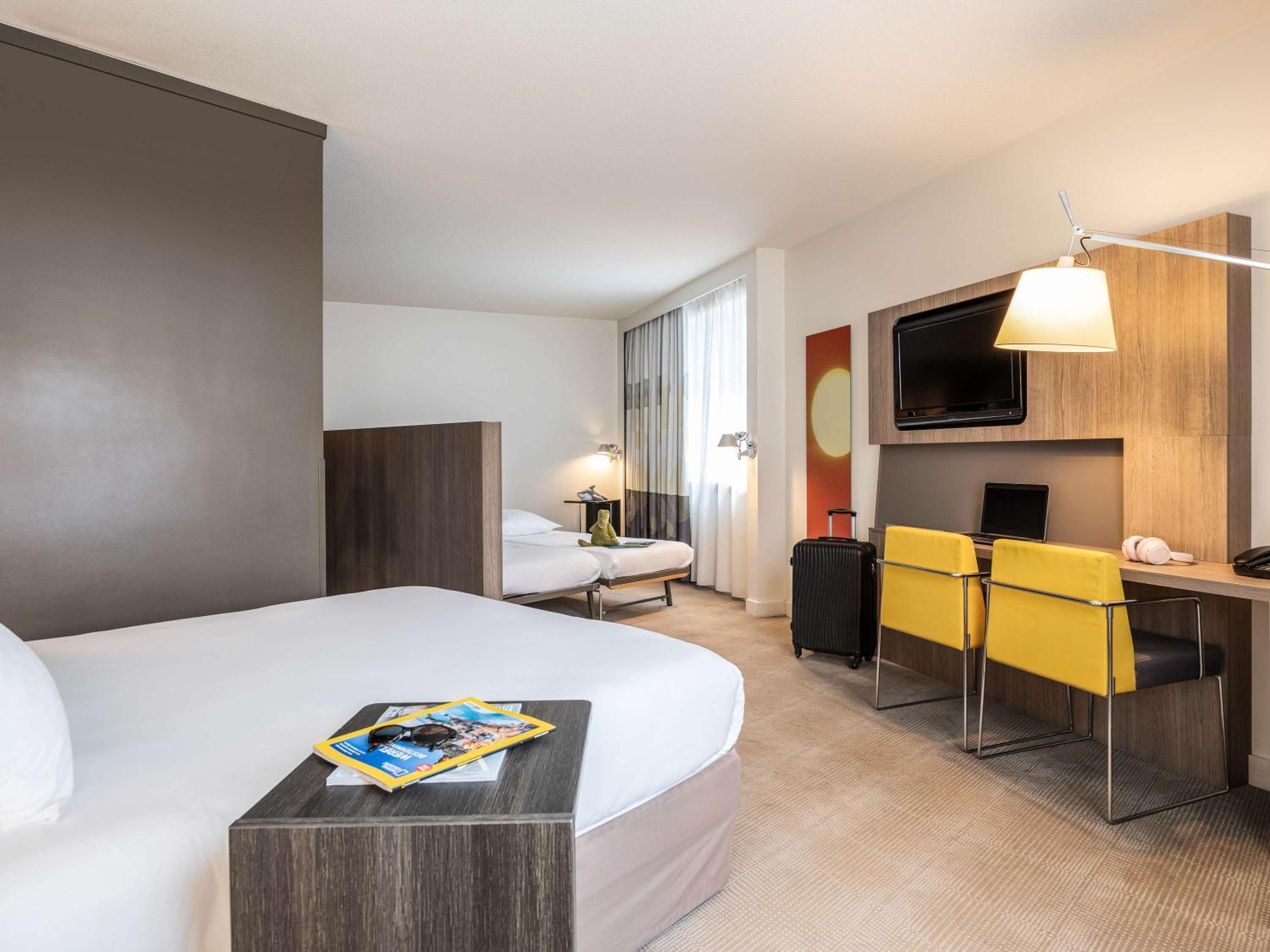 Superior Double Room with Sofa Beds - Photo 1