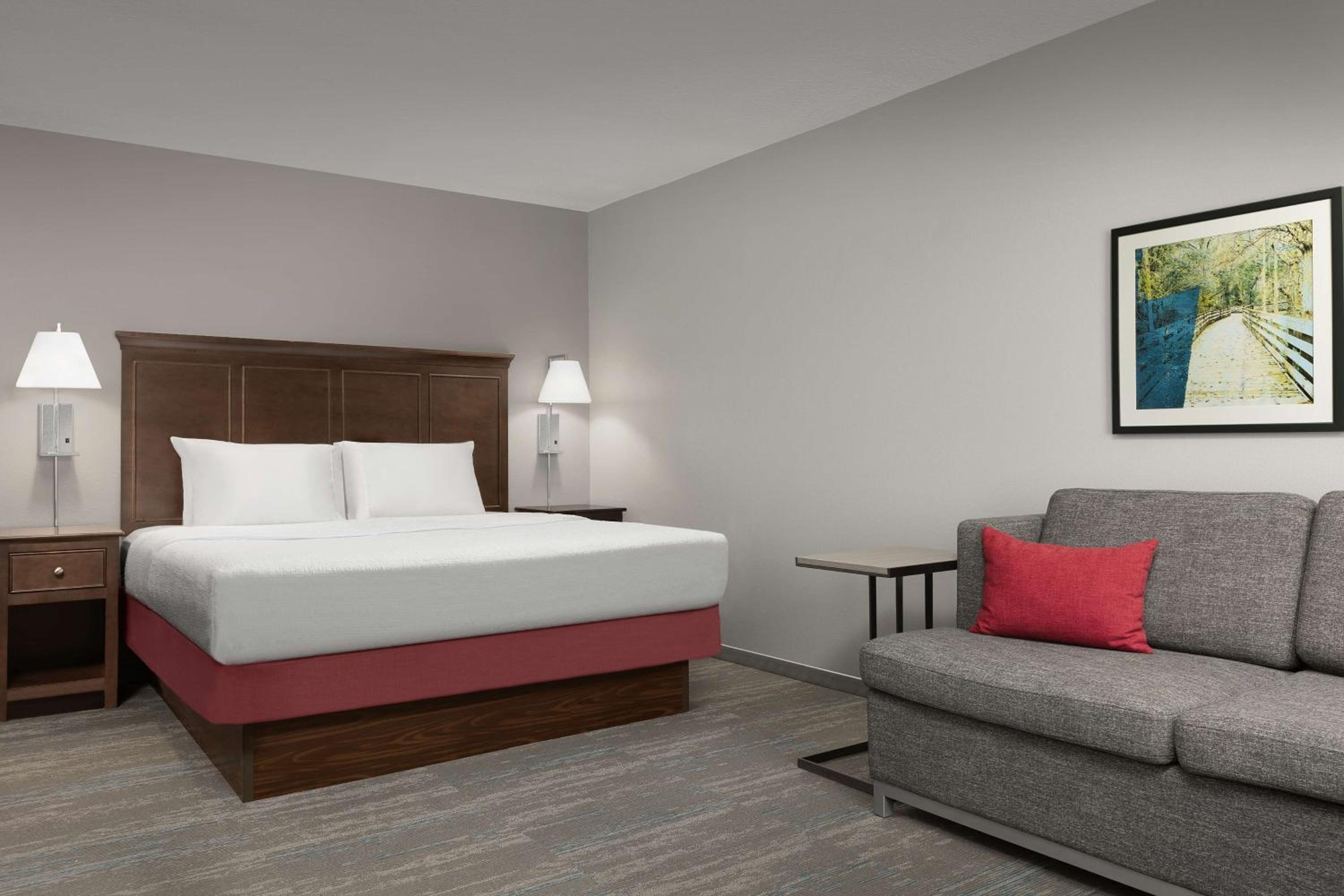 Studio, 2 Queen Beds, Refrigerator & Microwave (Wet bar)