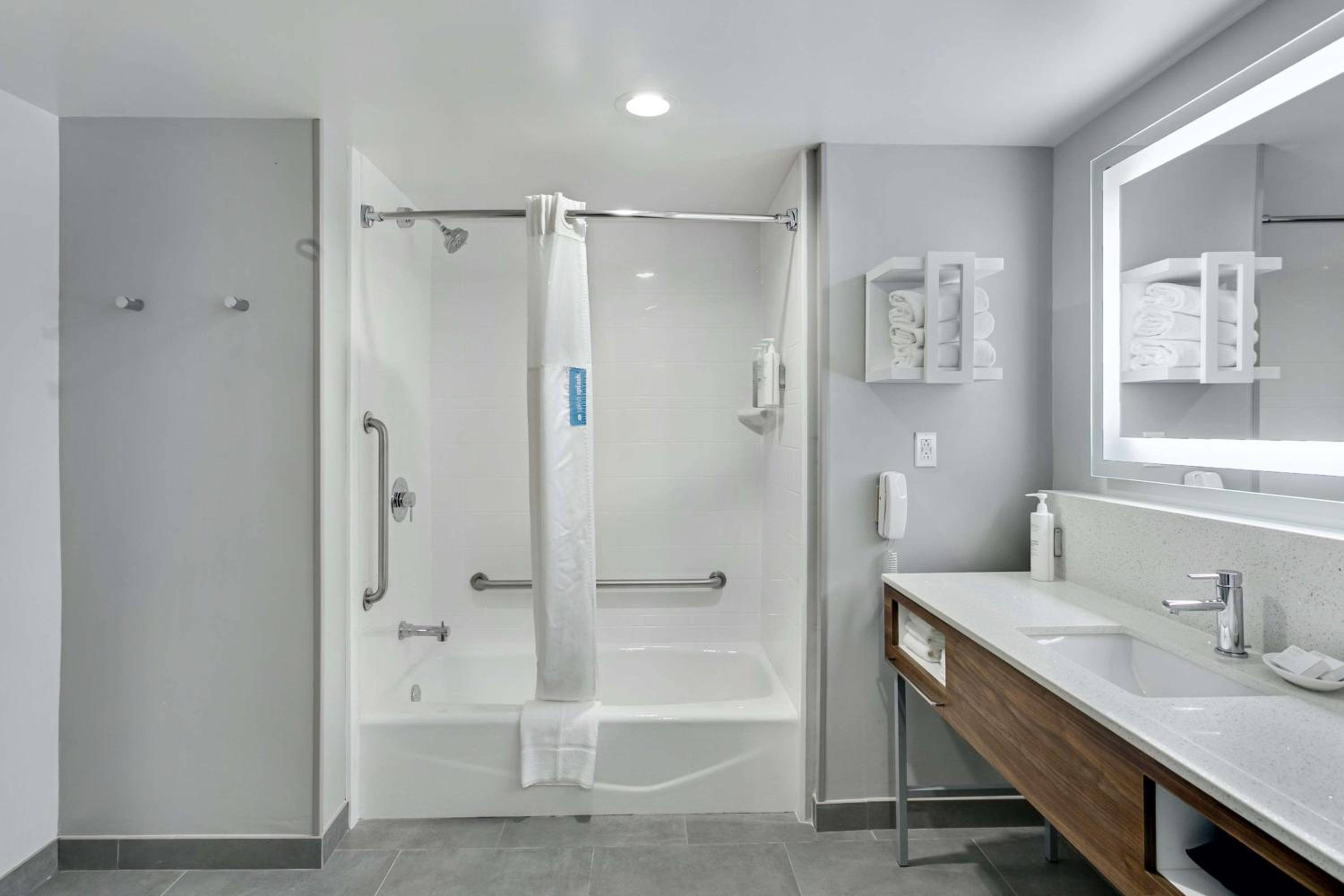King Room - Mobility Access/Non-Smoking - Photo 2