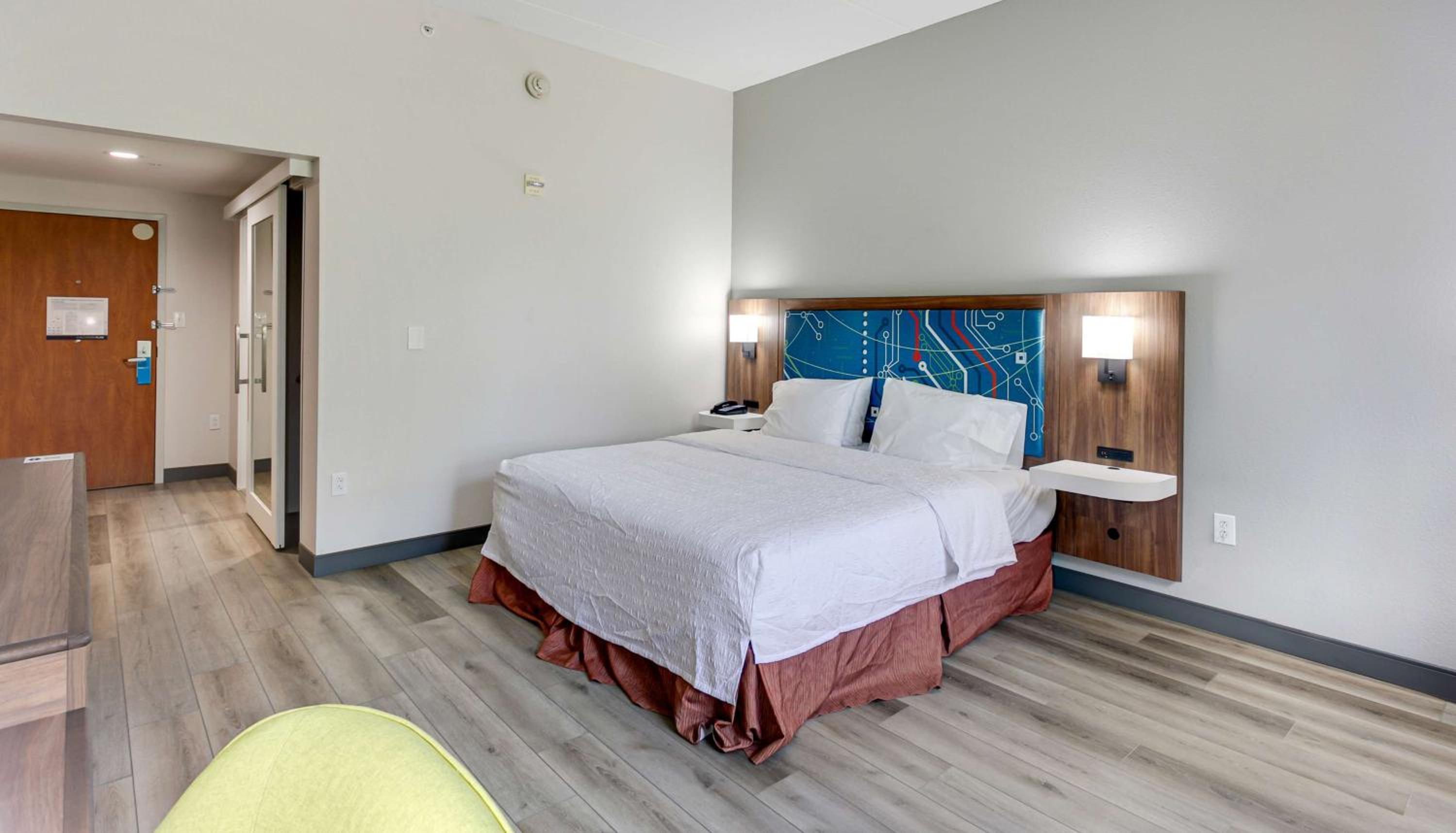 King Room - Mobility Access/Non-Smoking - Photo 3