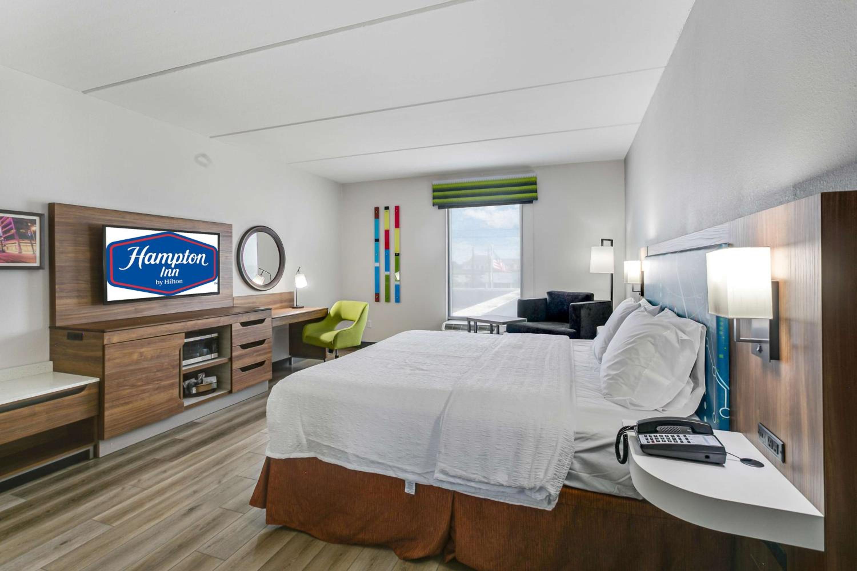King Room with Sofa Bed and Study - Non-Smoking - Photo 4