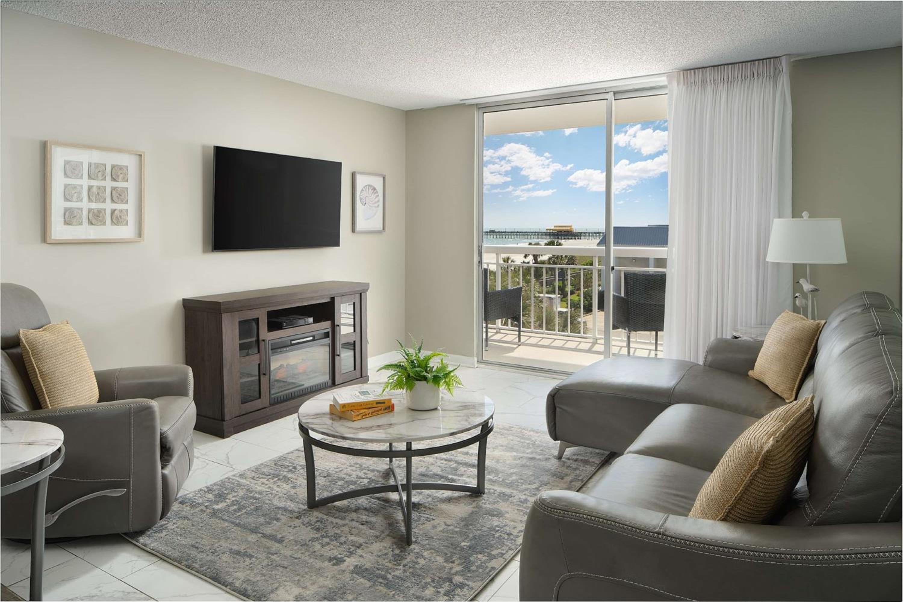 Two Bedroom Oceanview Condo - Photo 5