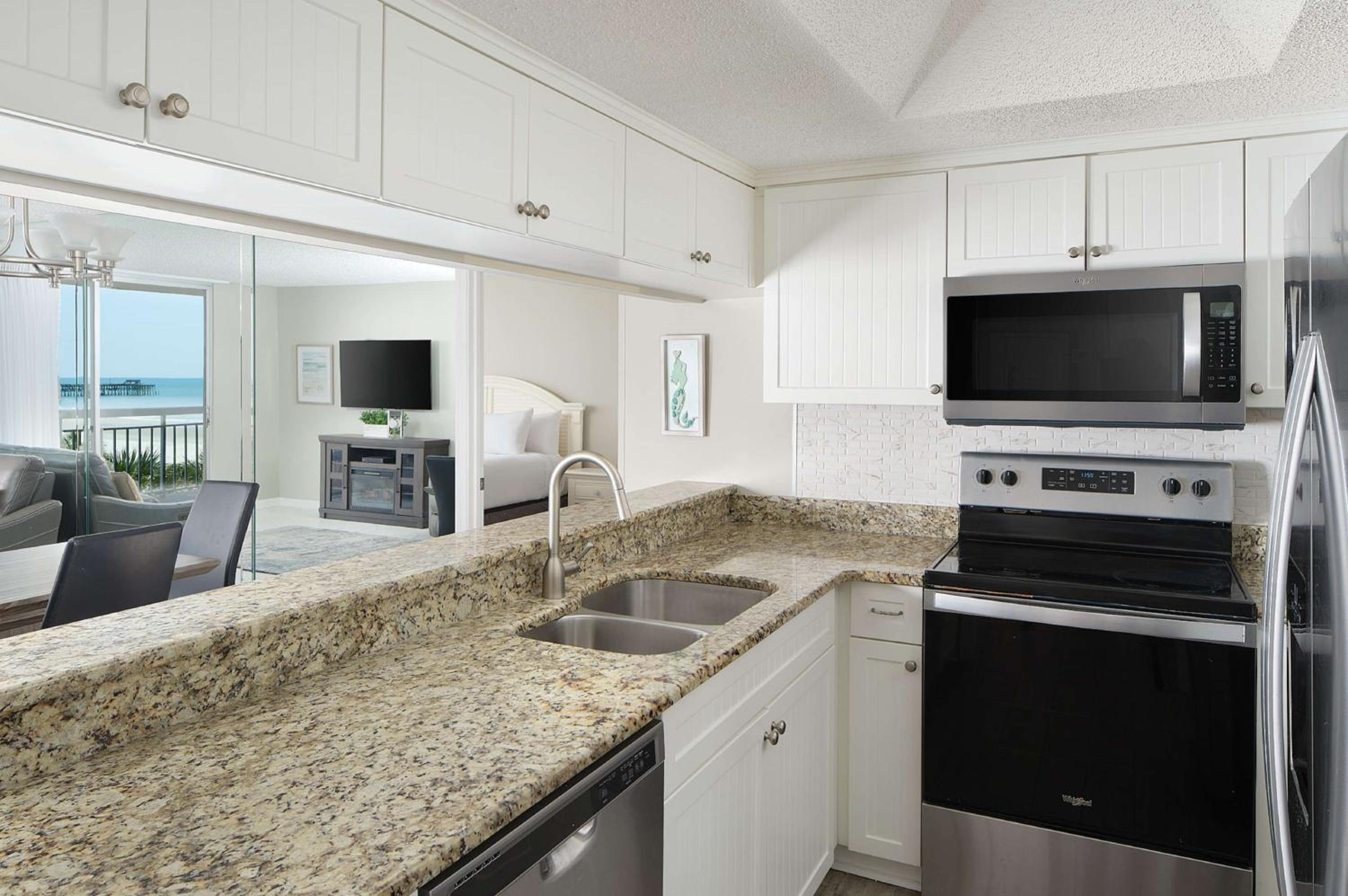 Two Bedroom Oceanview Condo - Photo 7