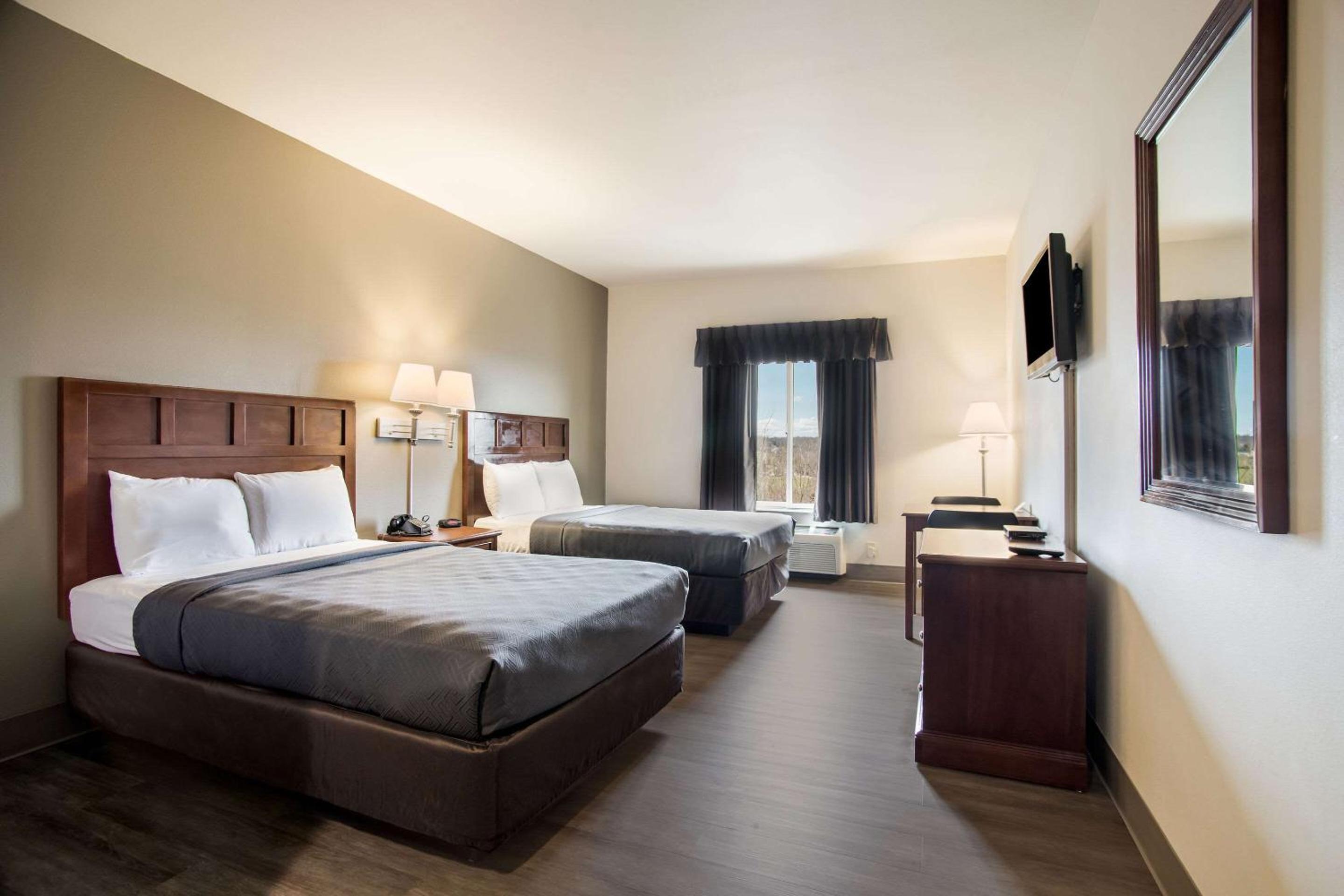Double Room with Two Double Beds - Non-Smoking - Photo 2