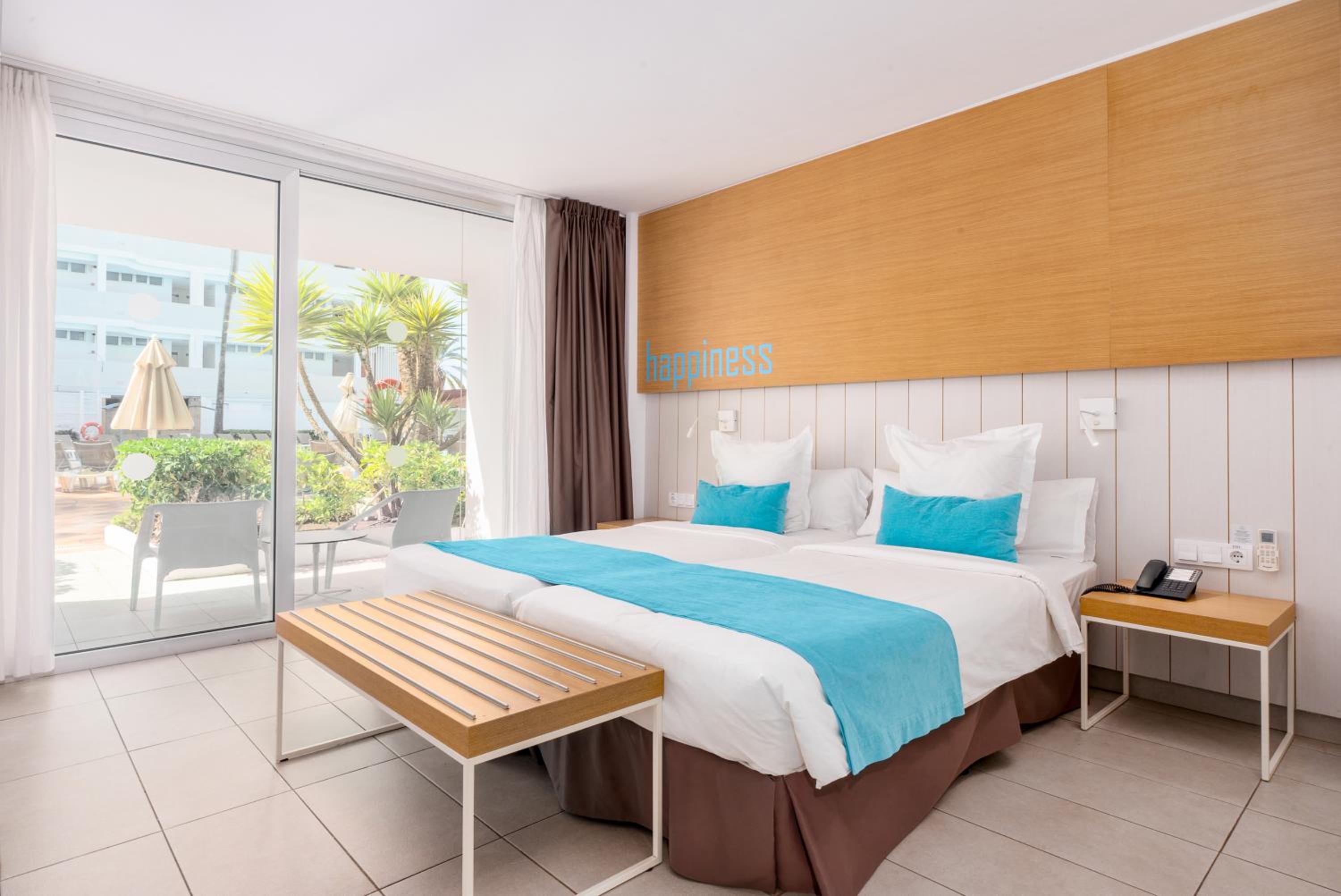 Habitación Doble con Vista a la Piscina