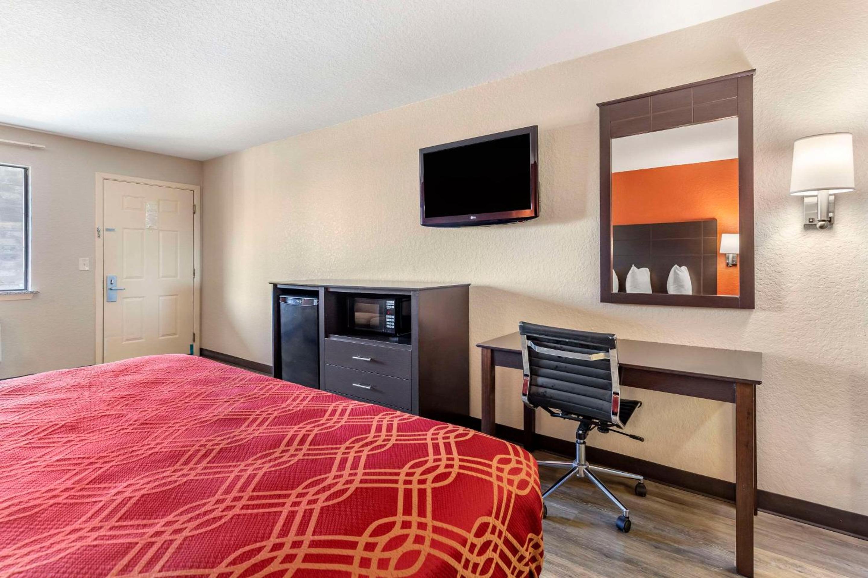 King Room - Disability Access/Non-Smoking - Photo 3
