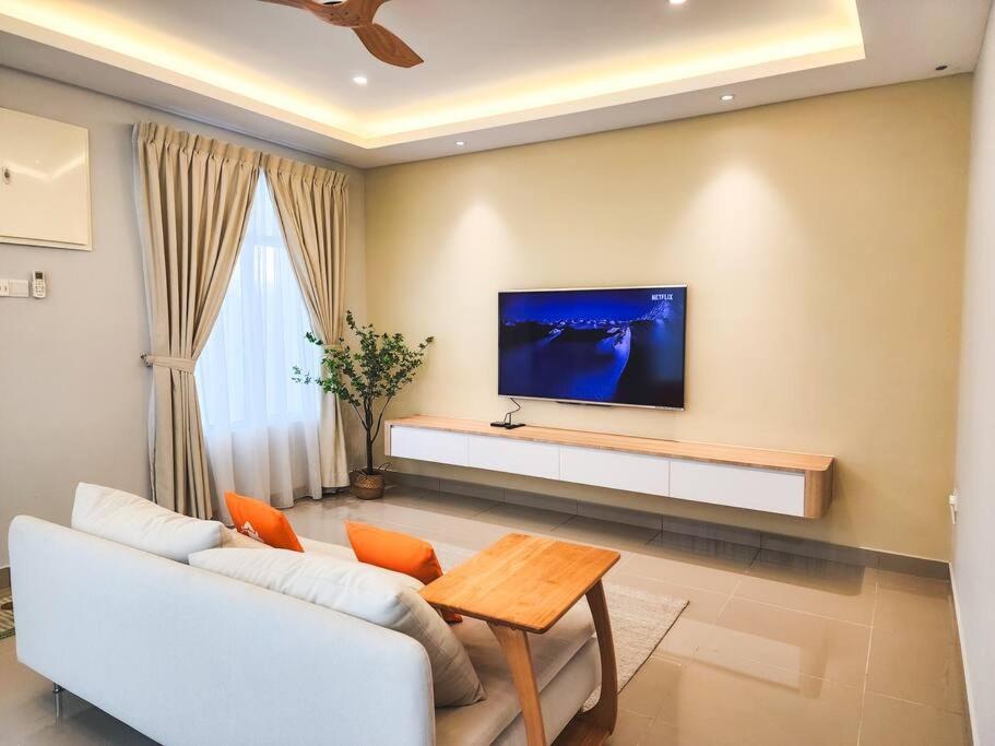 Four-Bedroom House photo 1