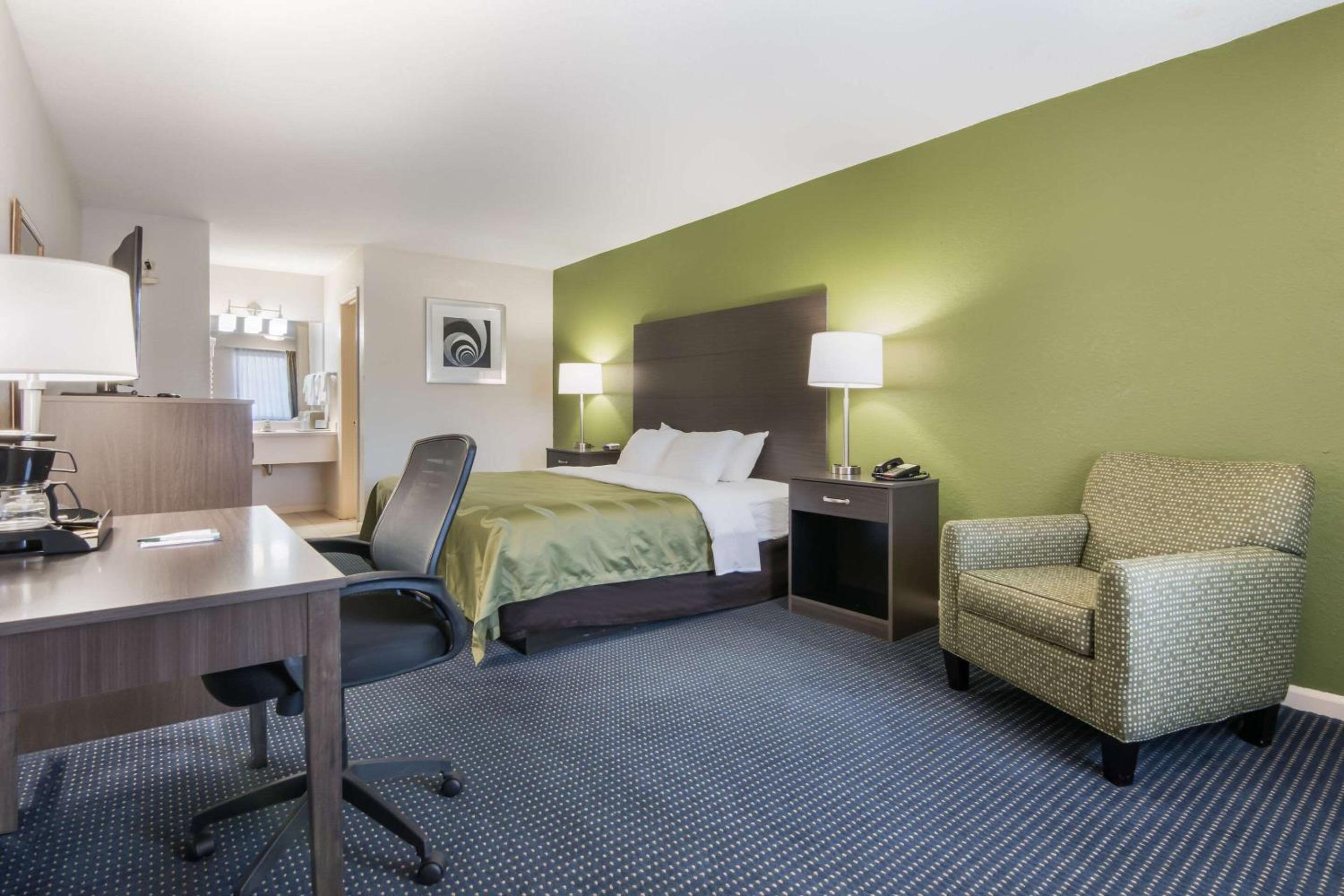 King Room - Non-Smoking - Photo 1