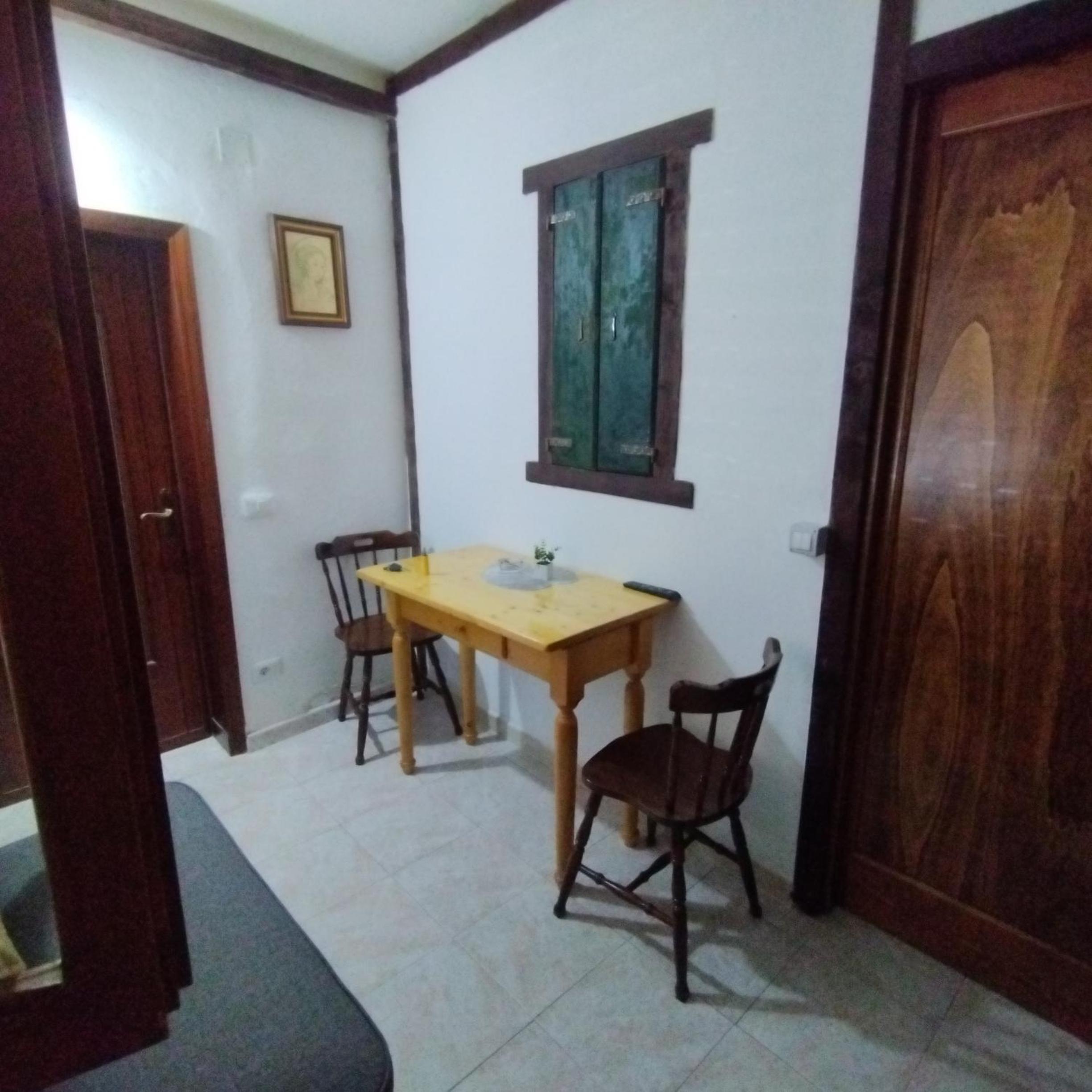 One-Bedroom Apartment photo 3