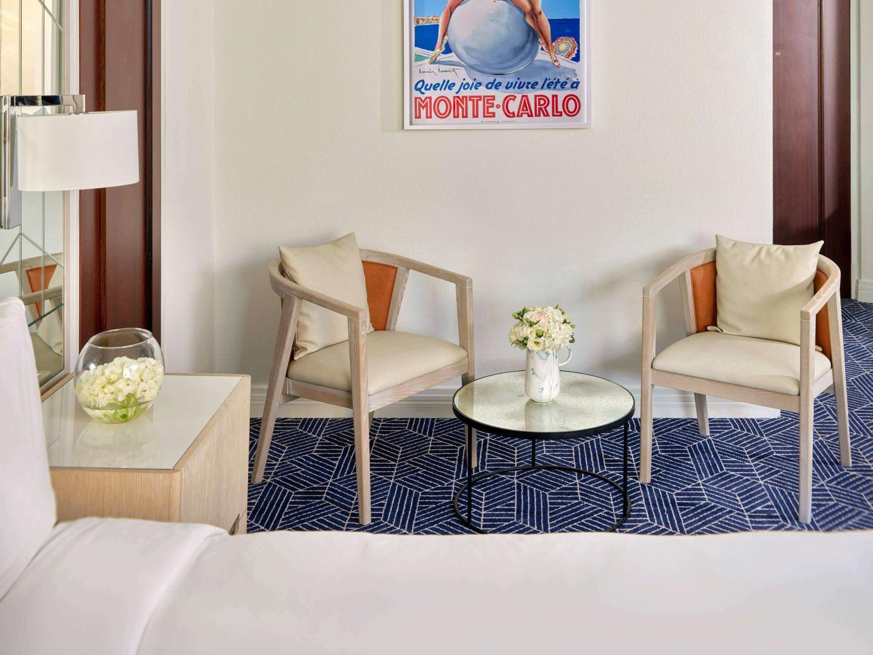 Junior King Suite with Garden View with 1 King Bed