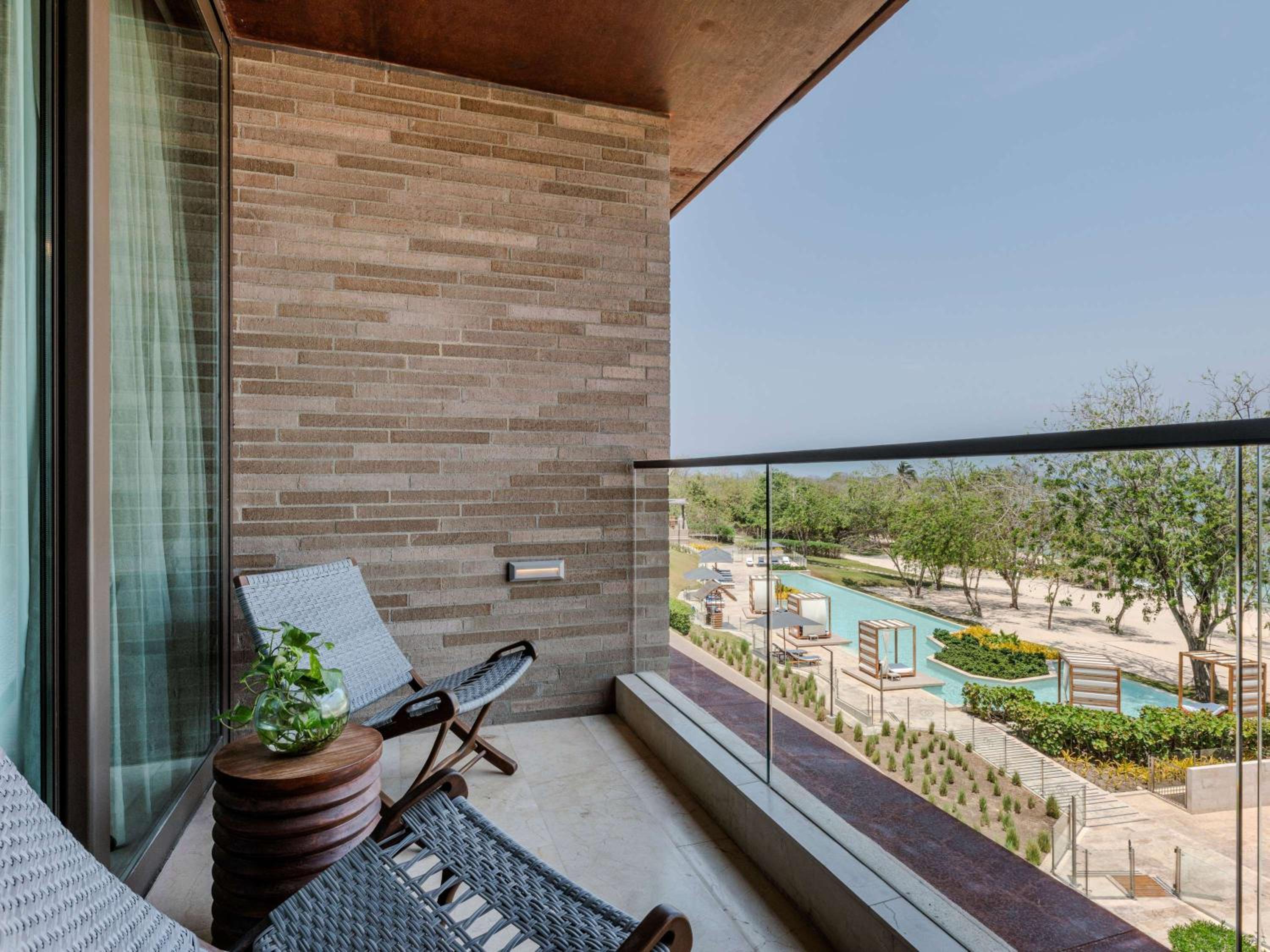 Signature King Room - Beach Front photo 2