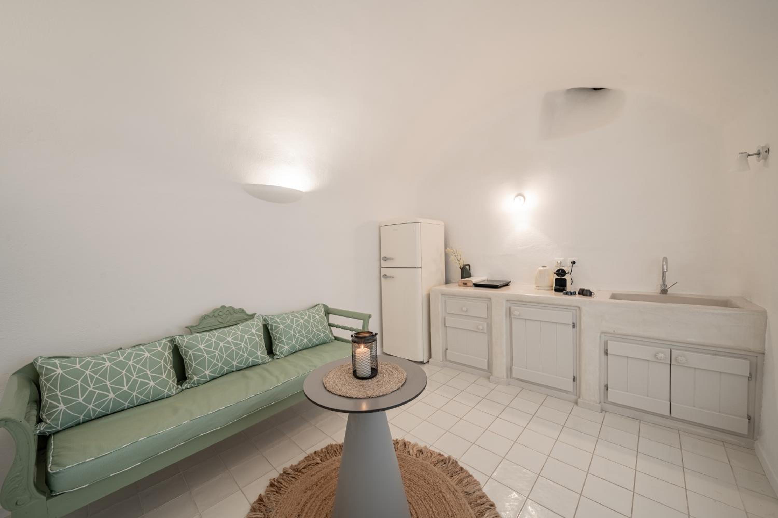 Canava Suite with Caldera View & Outdoor Heated Tub - Photo 13