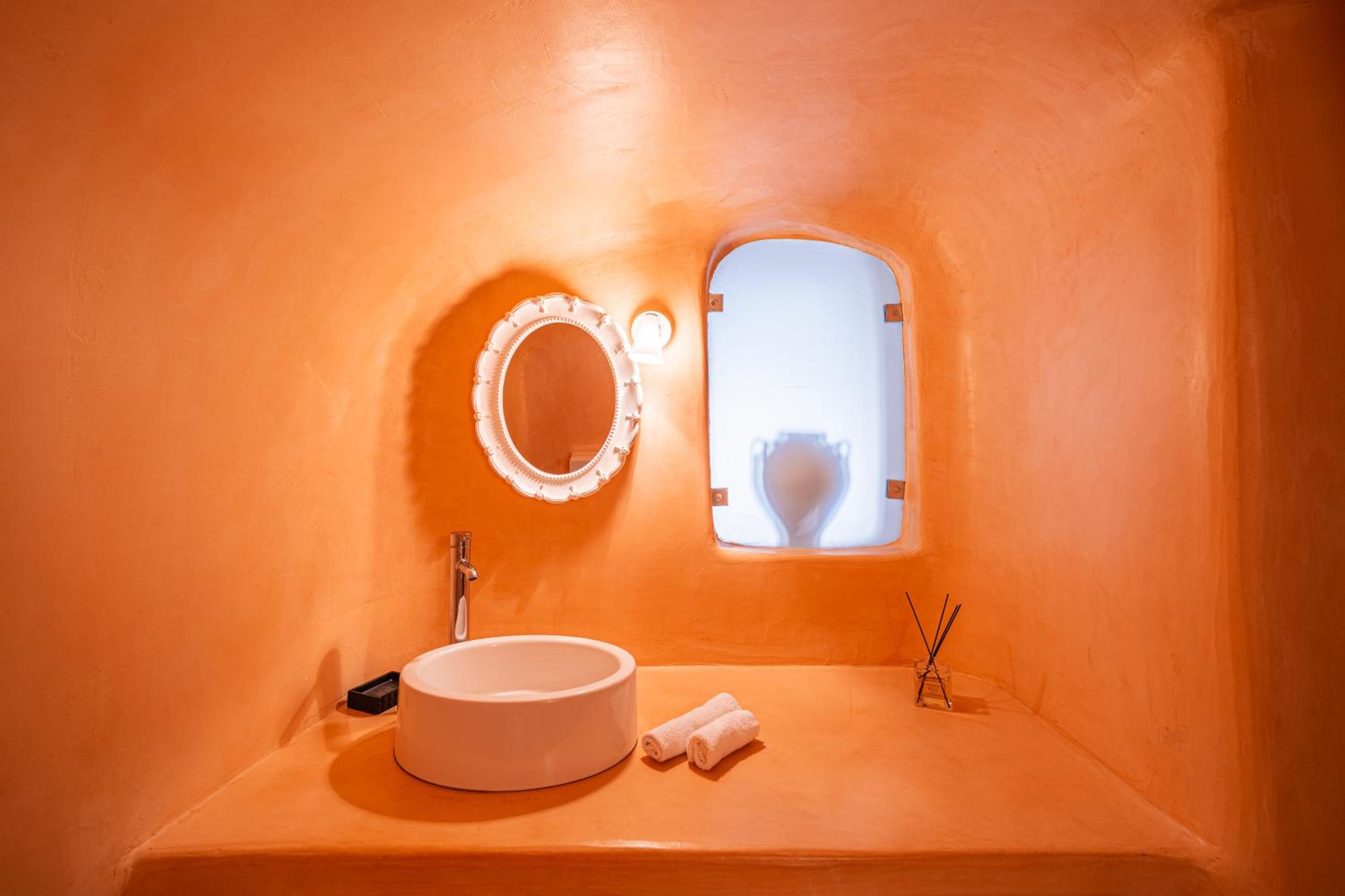 Canava Suite with Caldera View & Outdoor Heated Tub - Photo 18