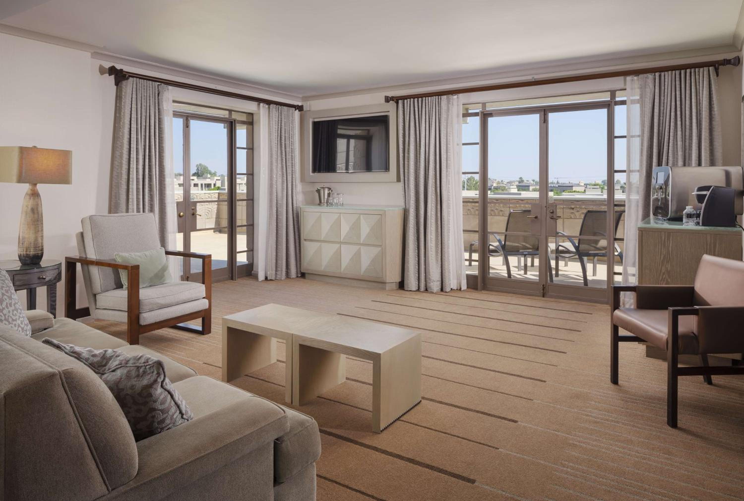 Resort Room - Two Queen Bd