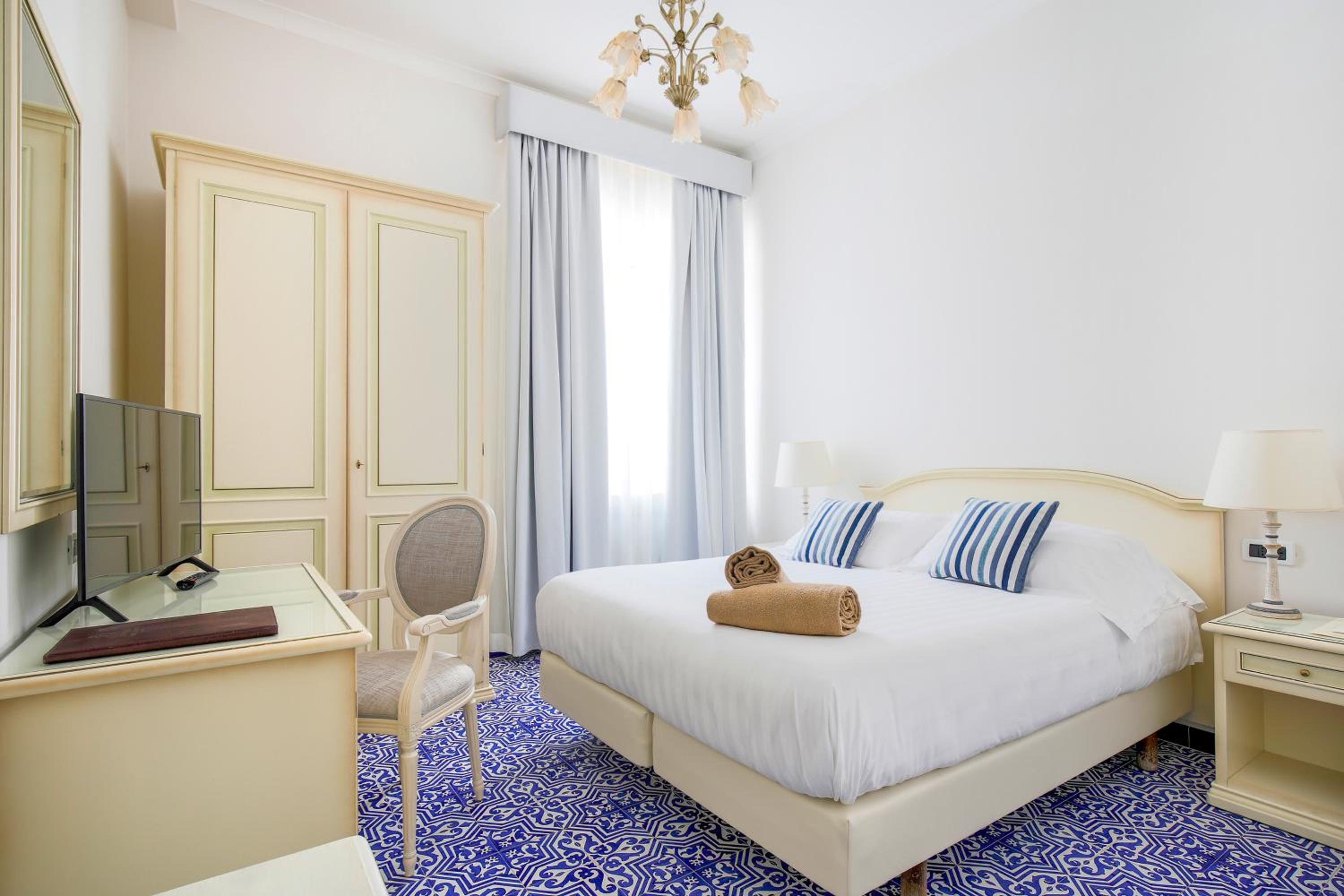 Double Room - Photo 1