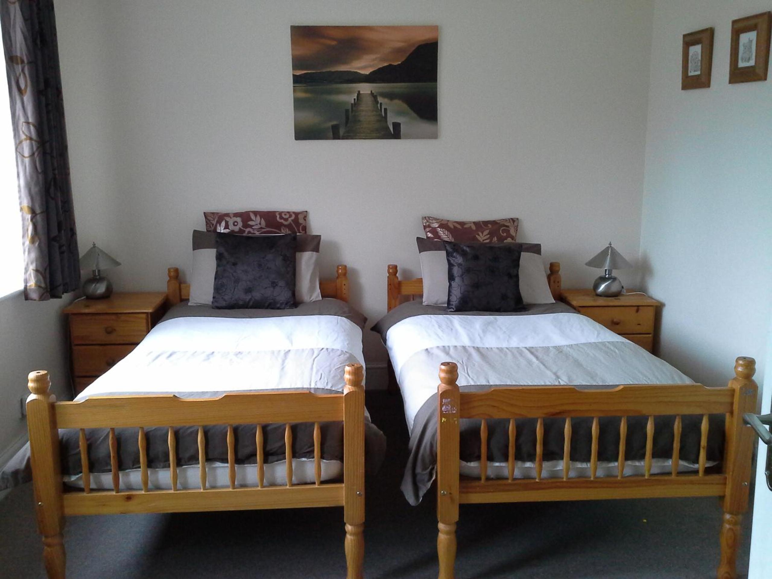 Twin Room with Private Bathroom photo 3