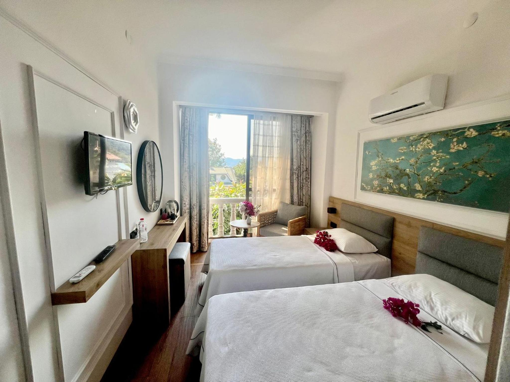 Standard Double or Twin Room photo 2