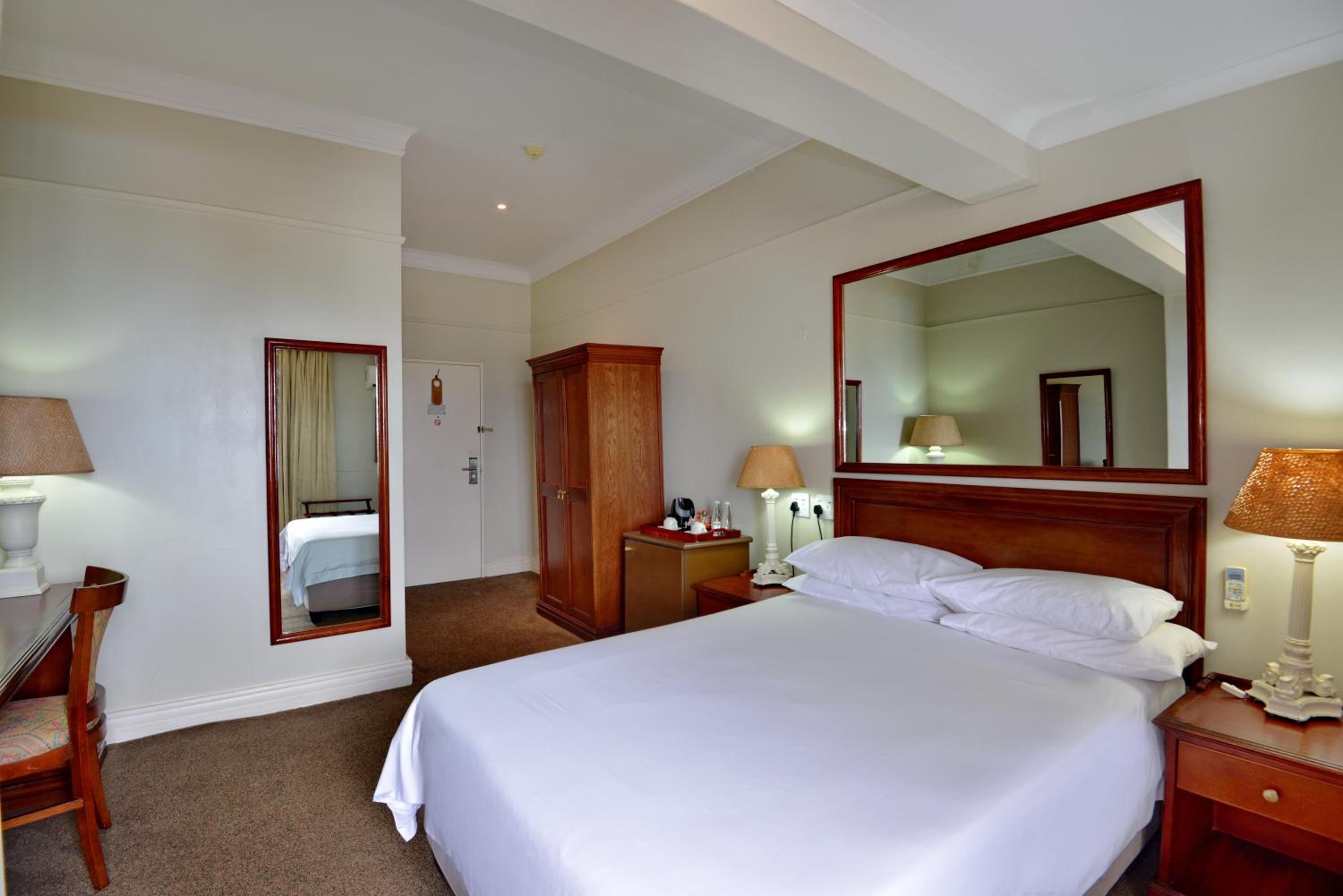 Standard Double Room with Sea View - Photo 2