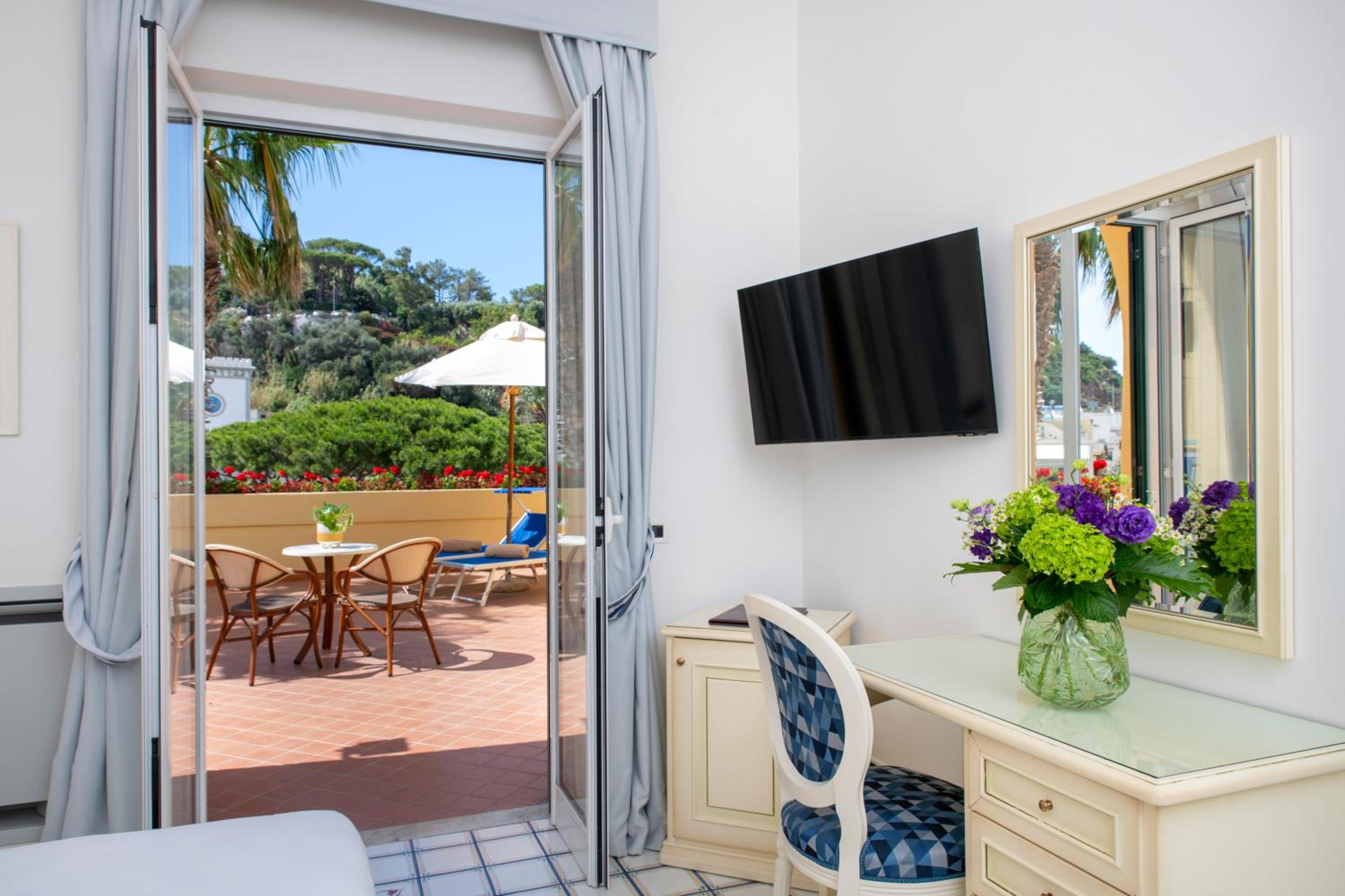Deluxe Double or Twin Room - Photo 3