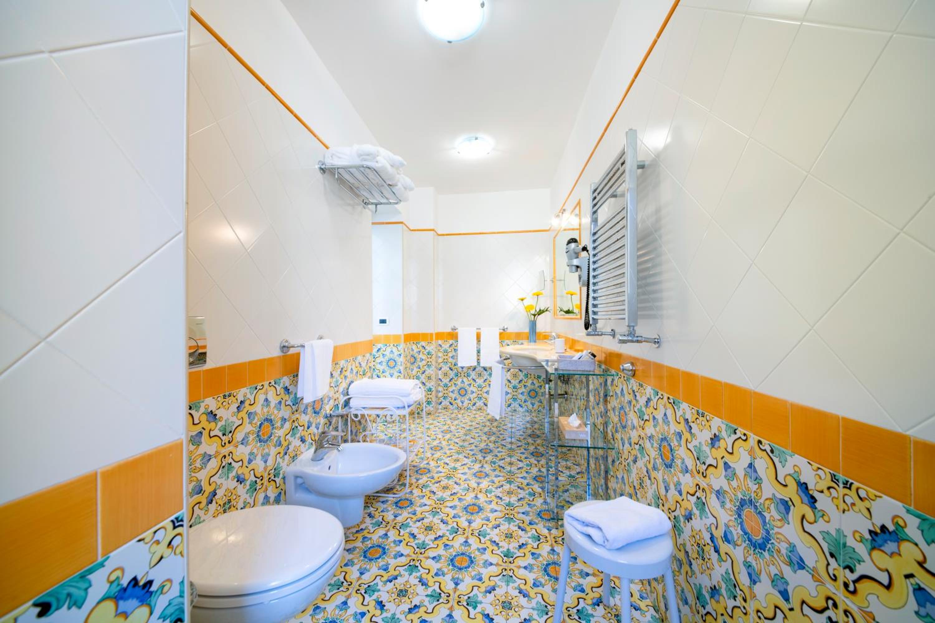 Deluxe Double or Twin Room - Photo 6