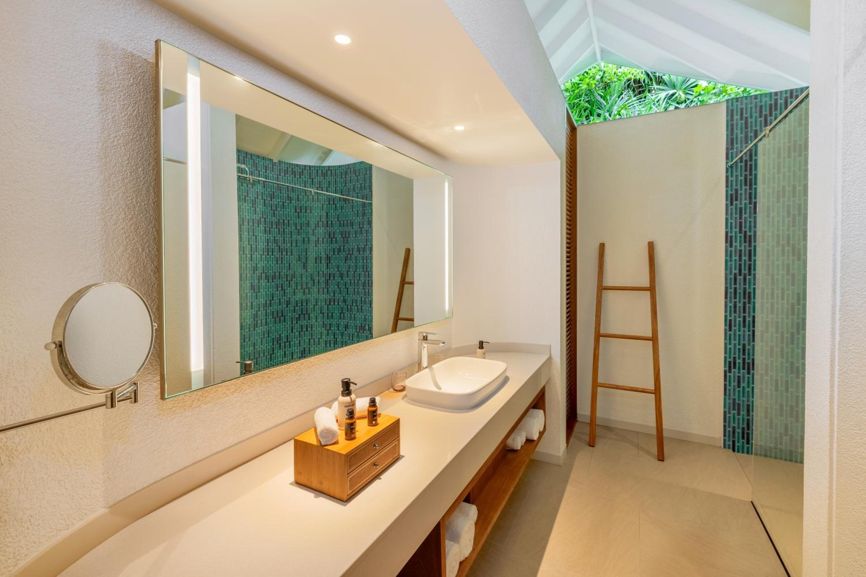 Beach Villa with Pool photo 3