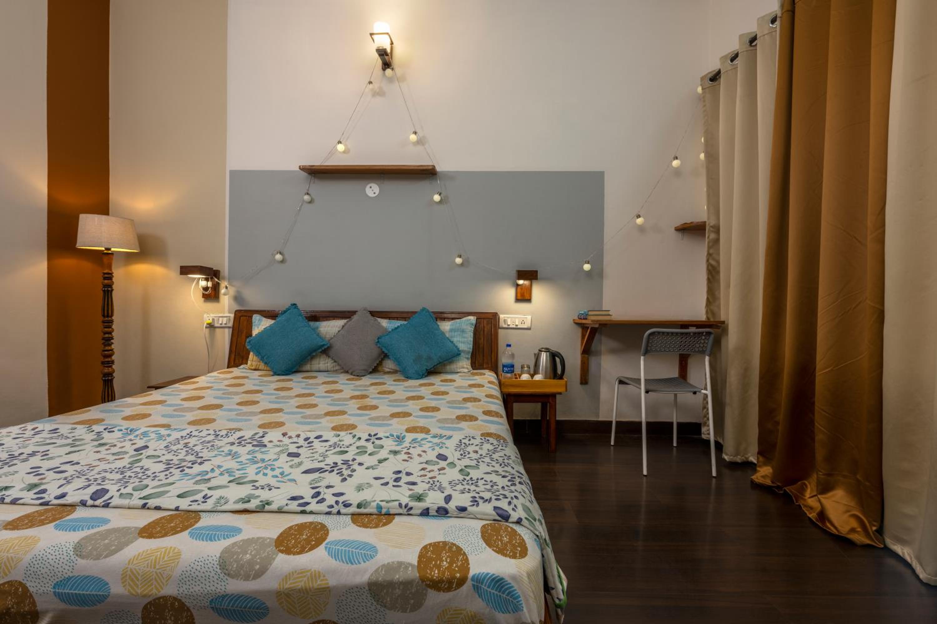 Double Room with Balcony - Photo 7