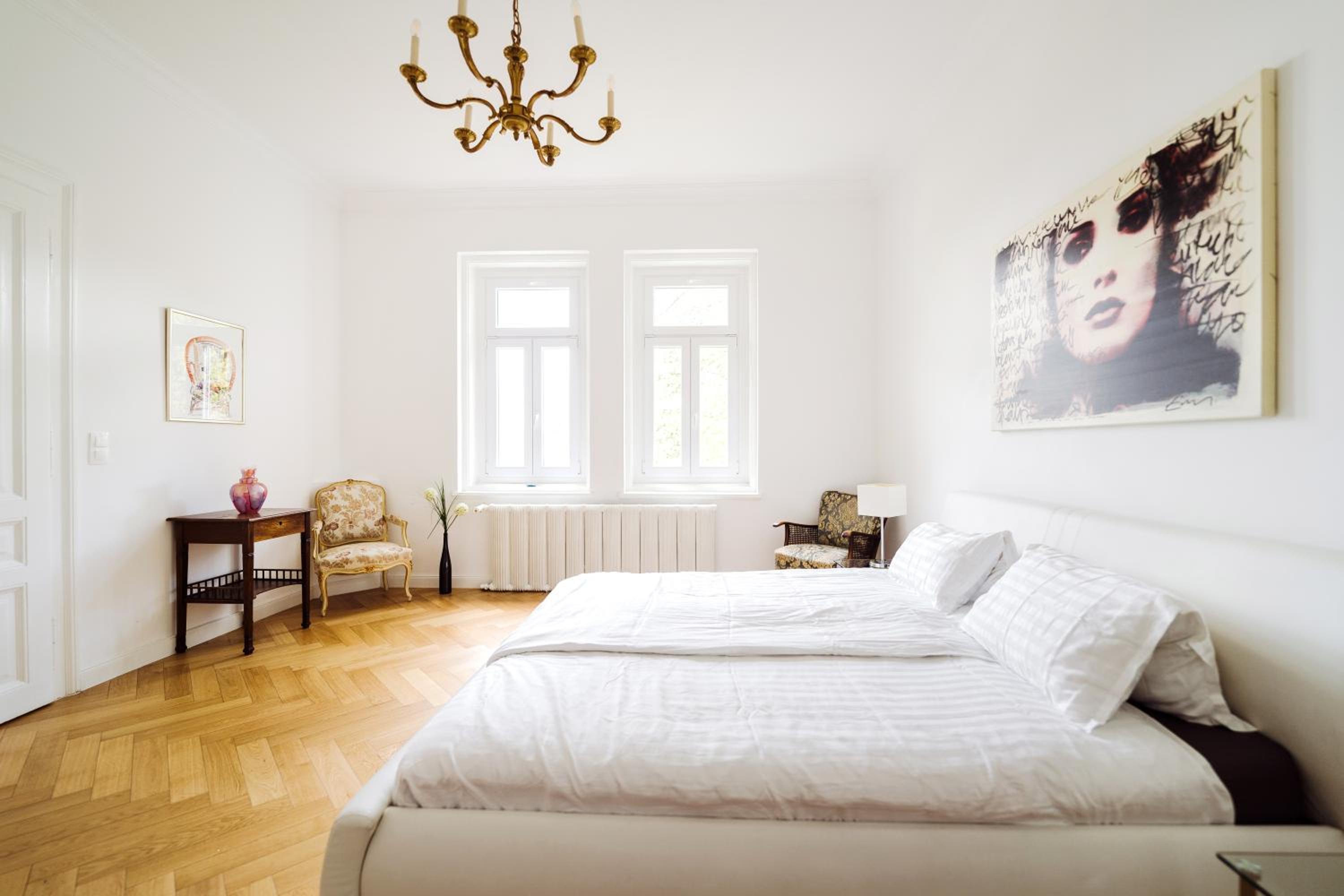 One-Bedroom Apartment photo 2