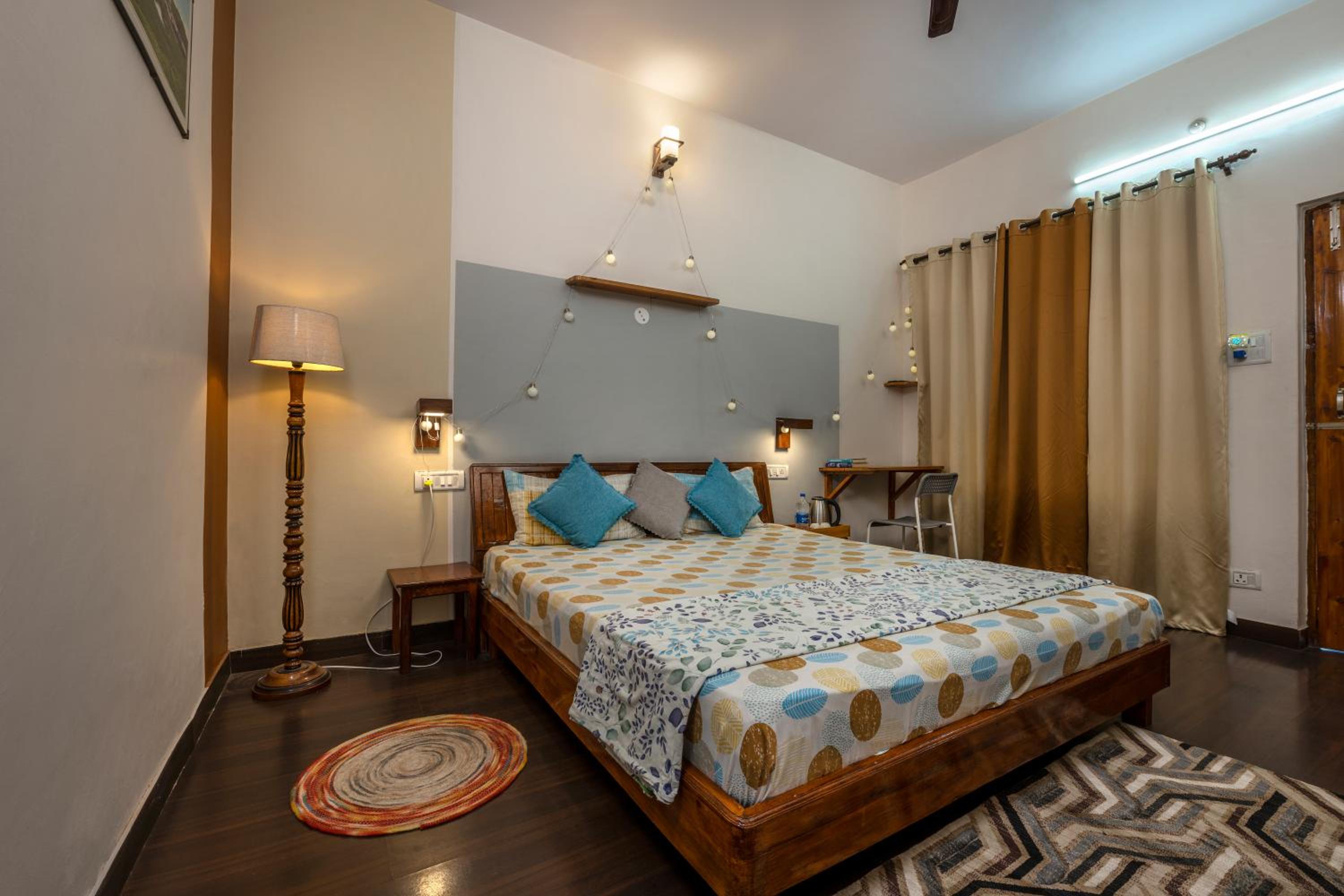 Double Room with Balcony - Photo 1