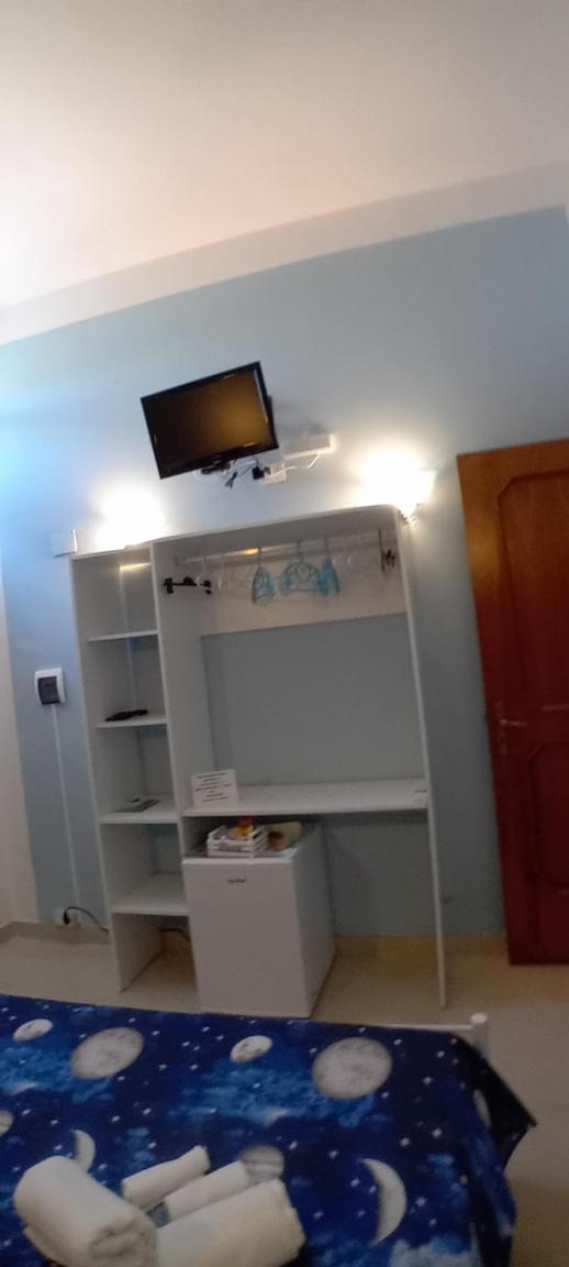 Twin Room with Bathroom - Photo 7