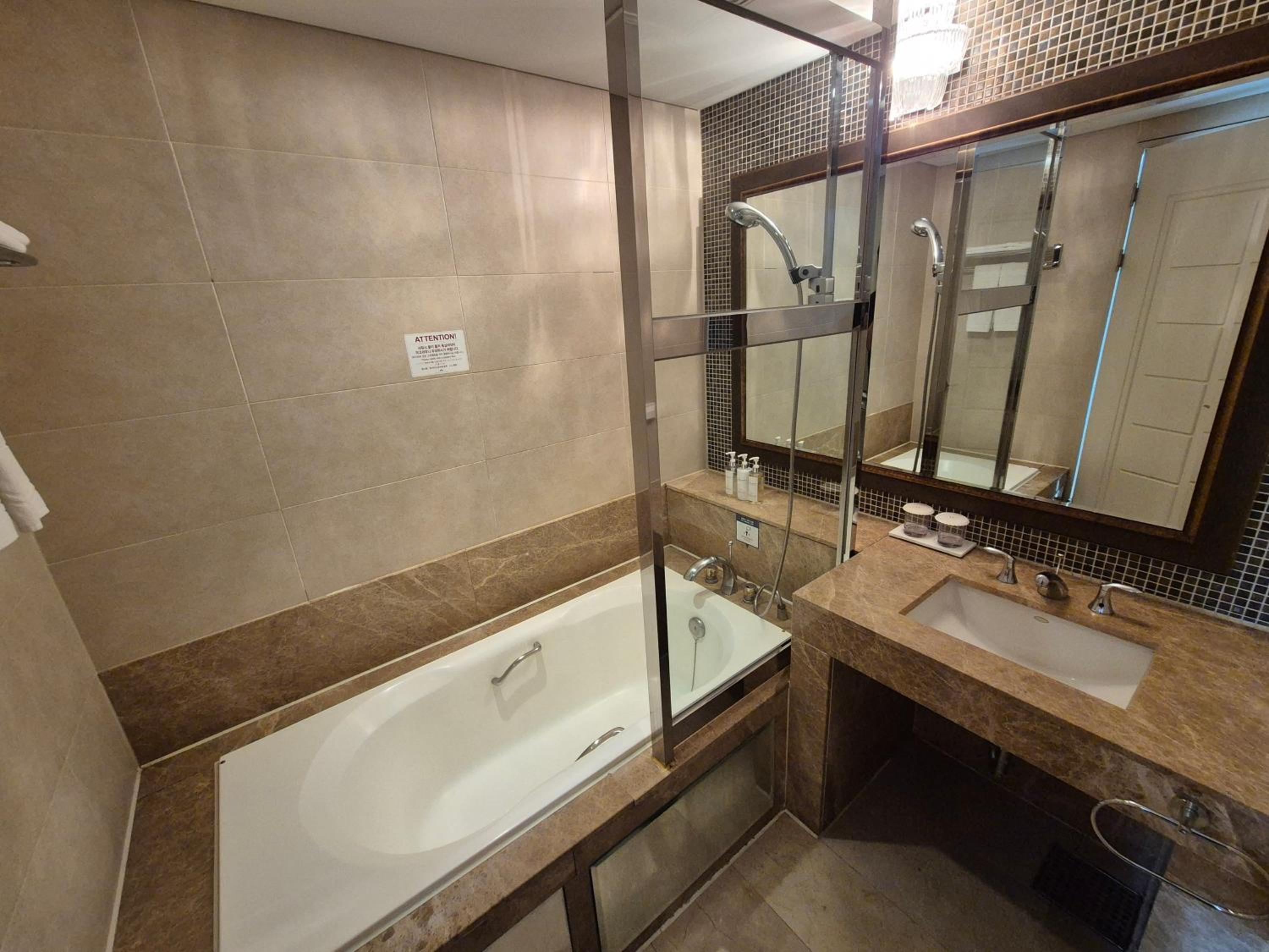 Family Suite - Photo 28