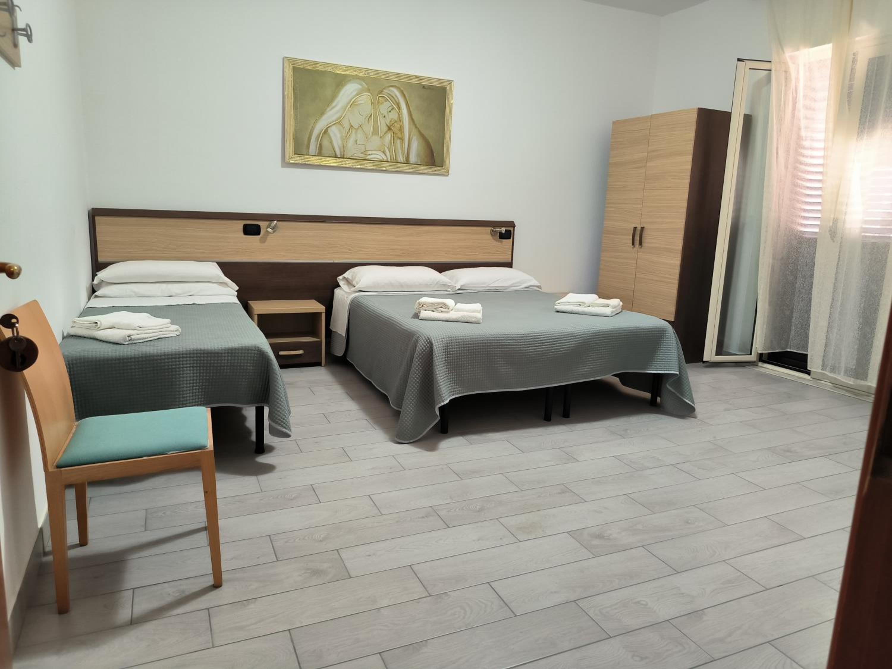 Quadruple Room - Photo 1