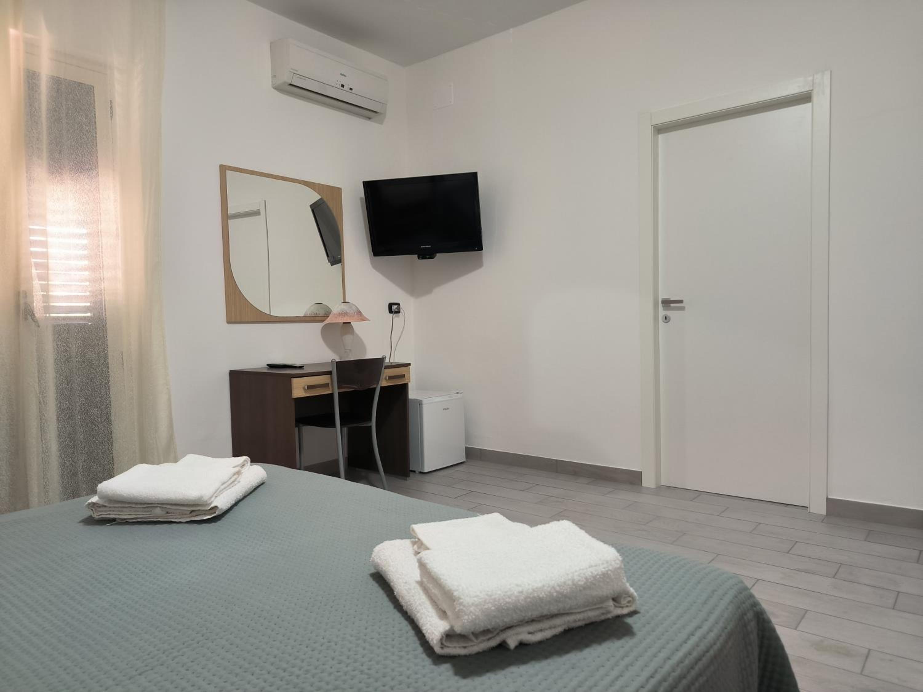 Quadruple Room - Photo 2