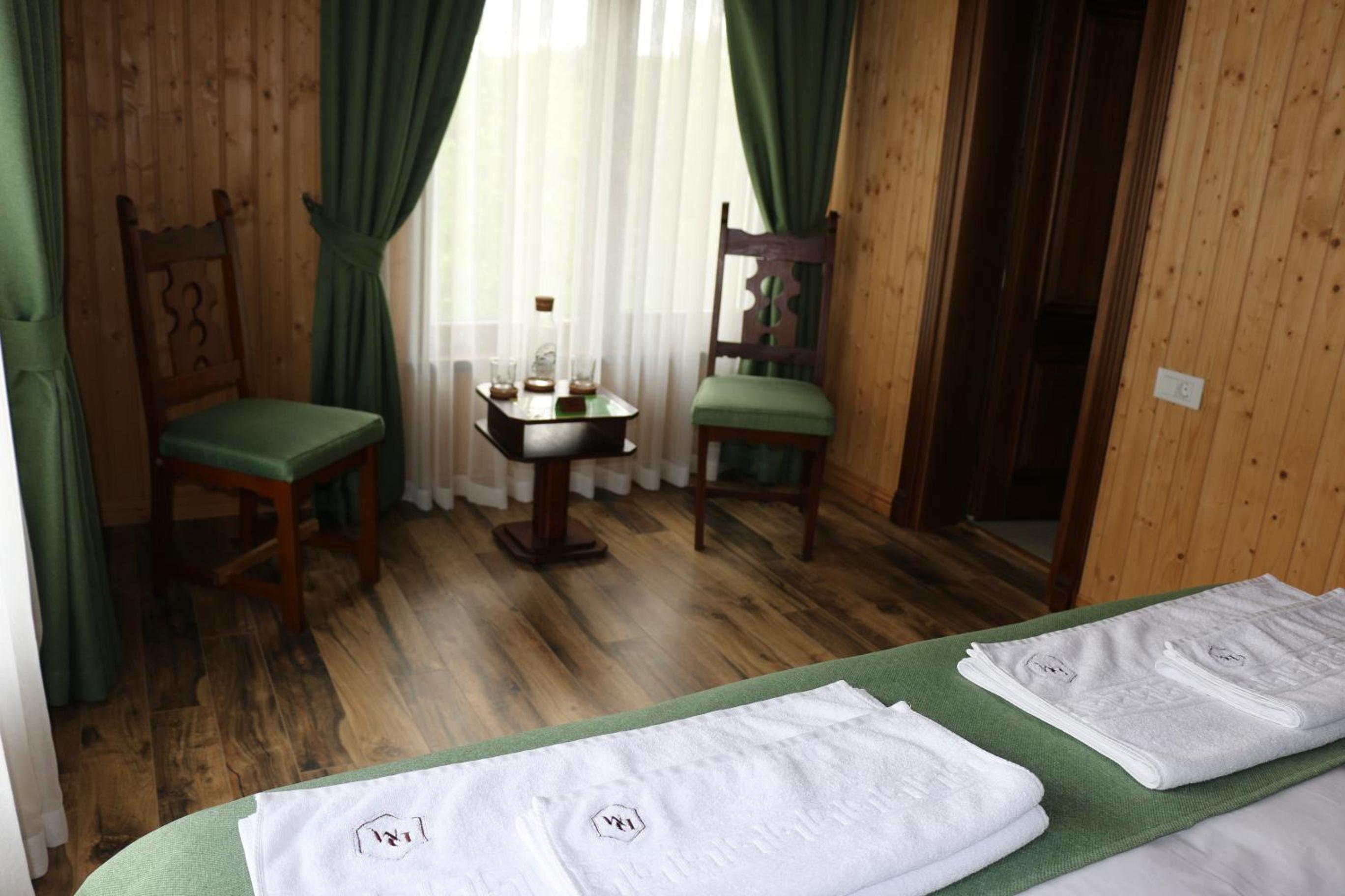 Double Room with Private Bathroom photo 3
