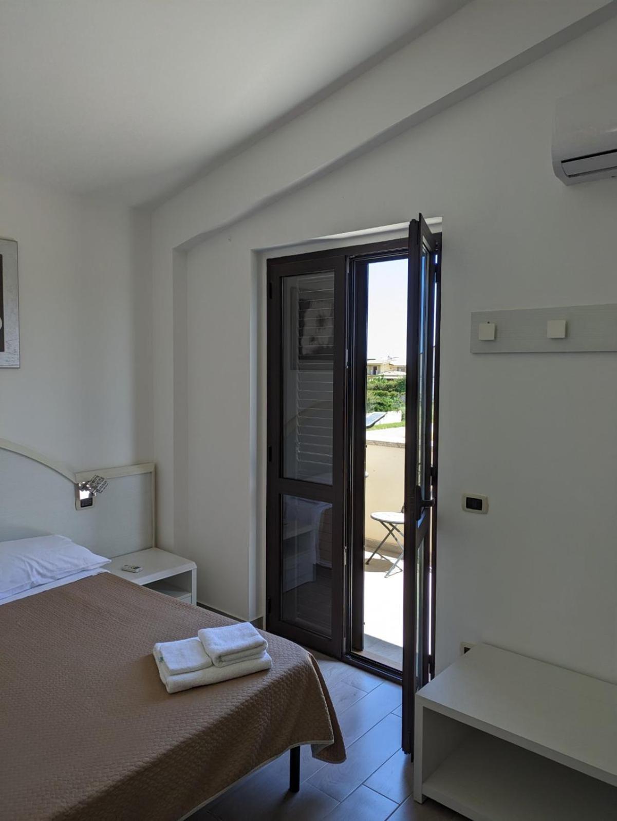 Double Room - Photo 5