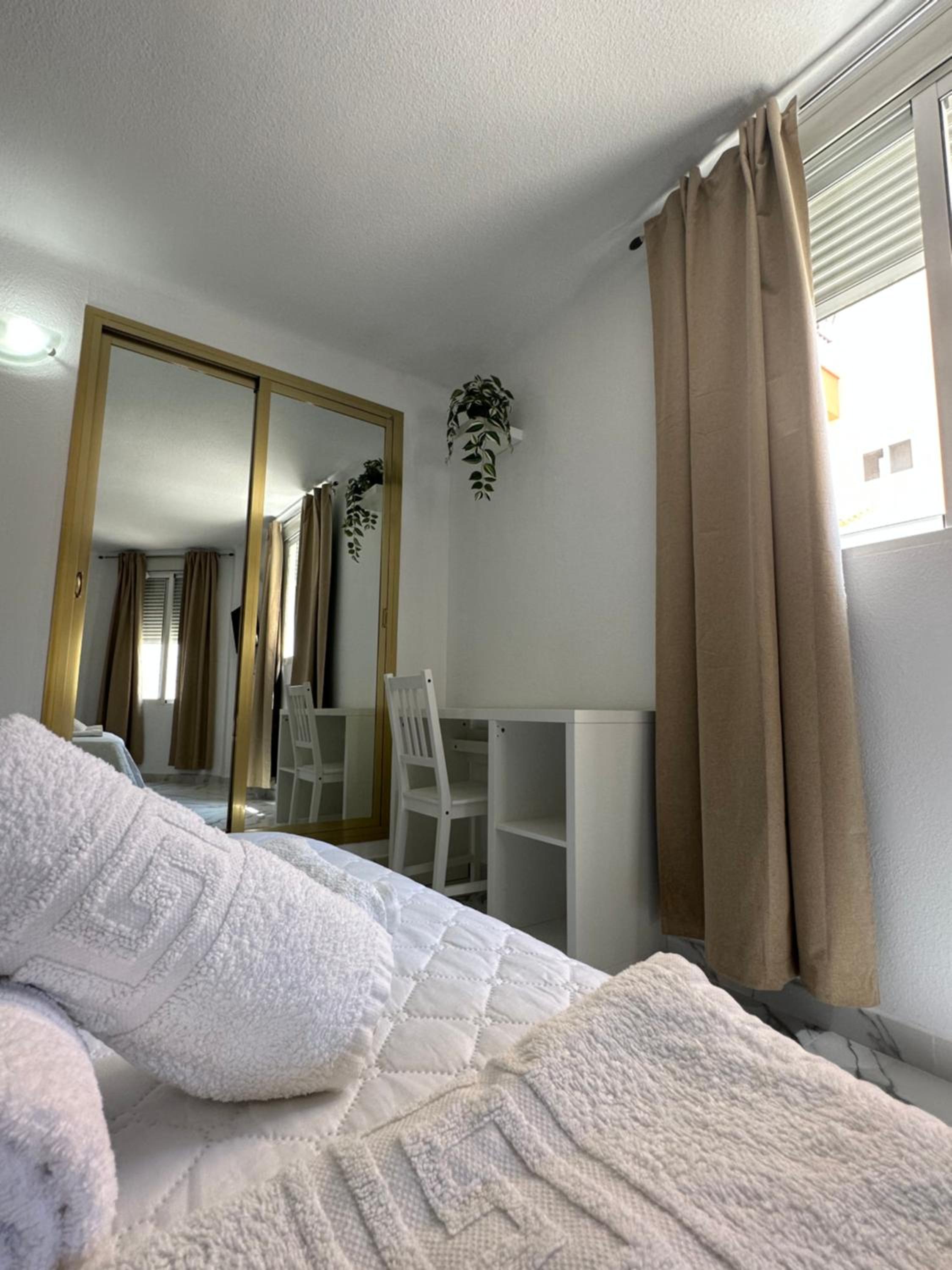 Deluxe Double Room - Photo 7