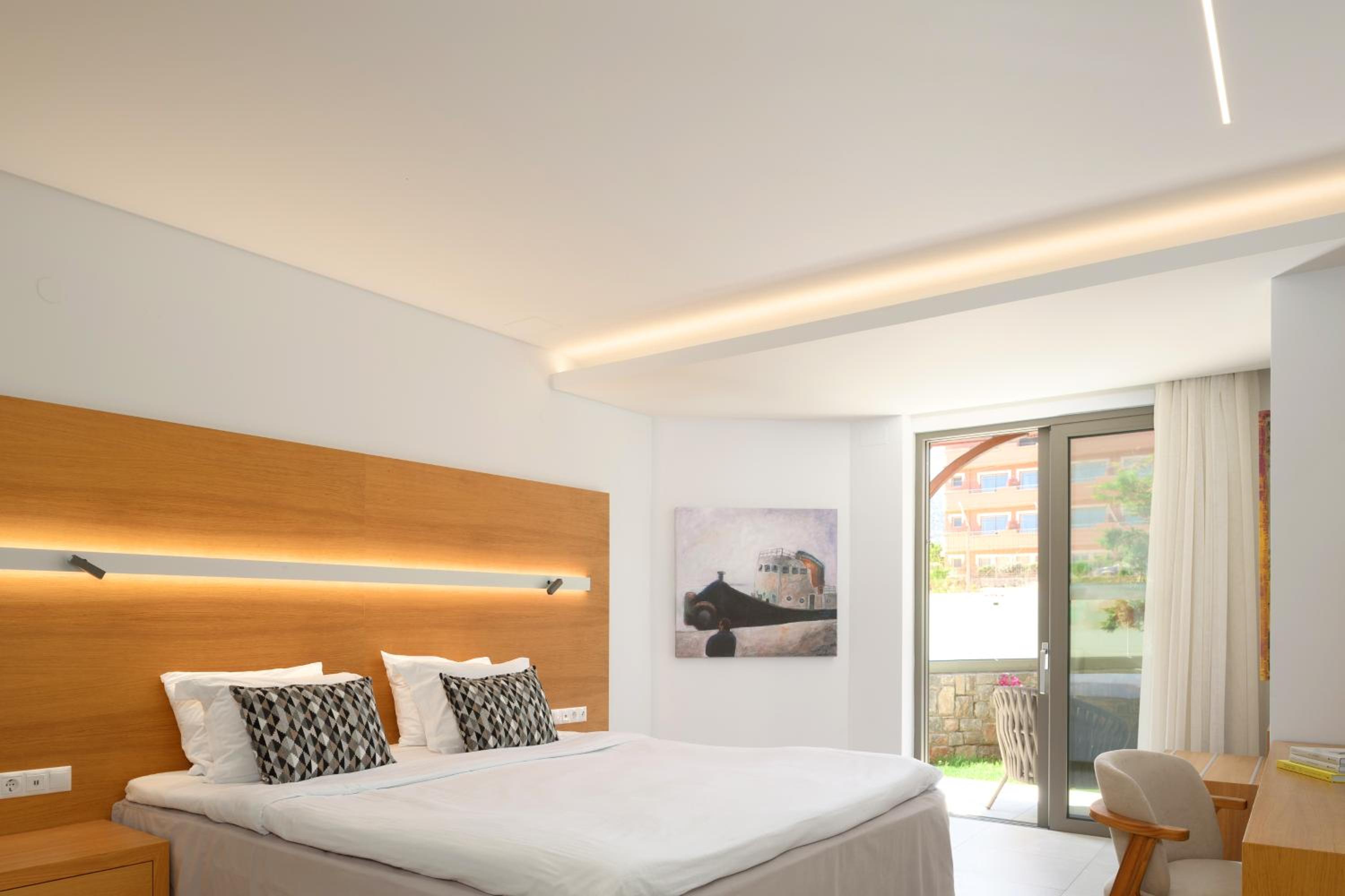 White Deluxe Double Room
