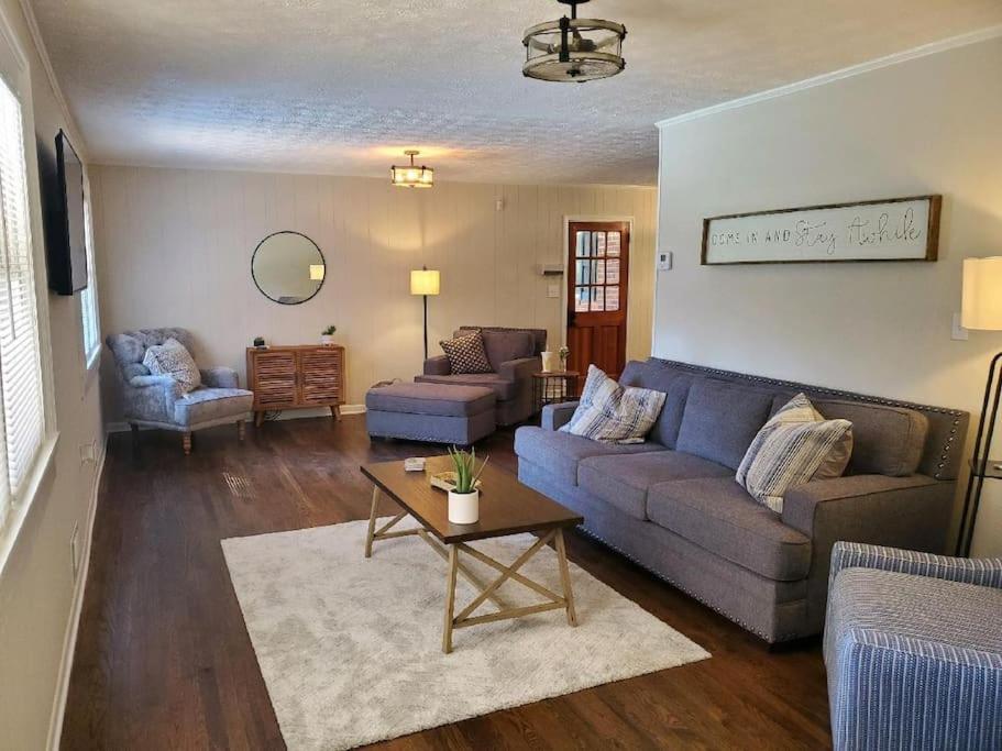 Three-Bedroom House photo 1