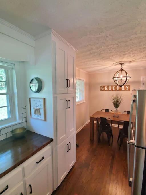 Three-Bedroom House photo 3